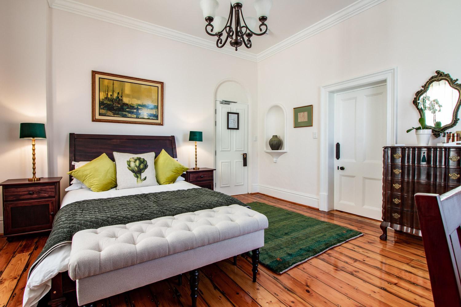Deluxe Queen Room