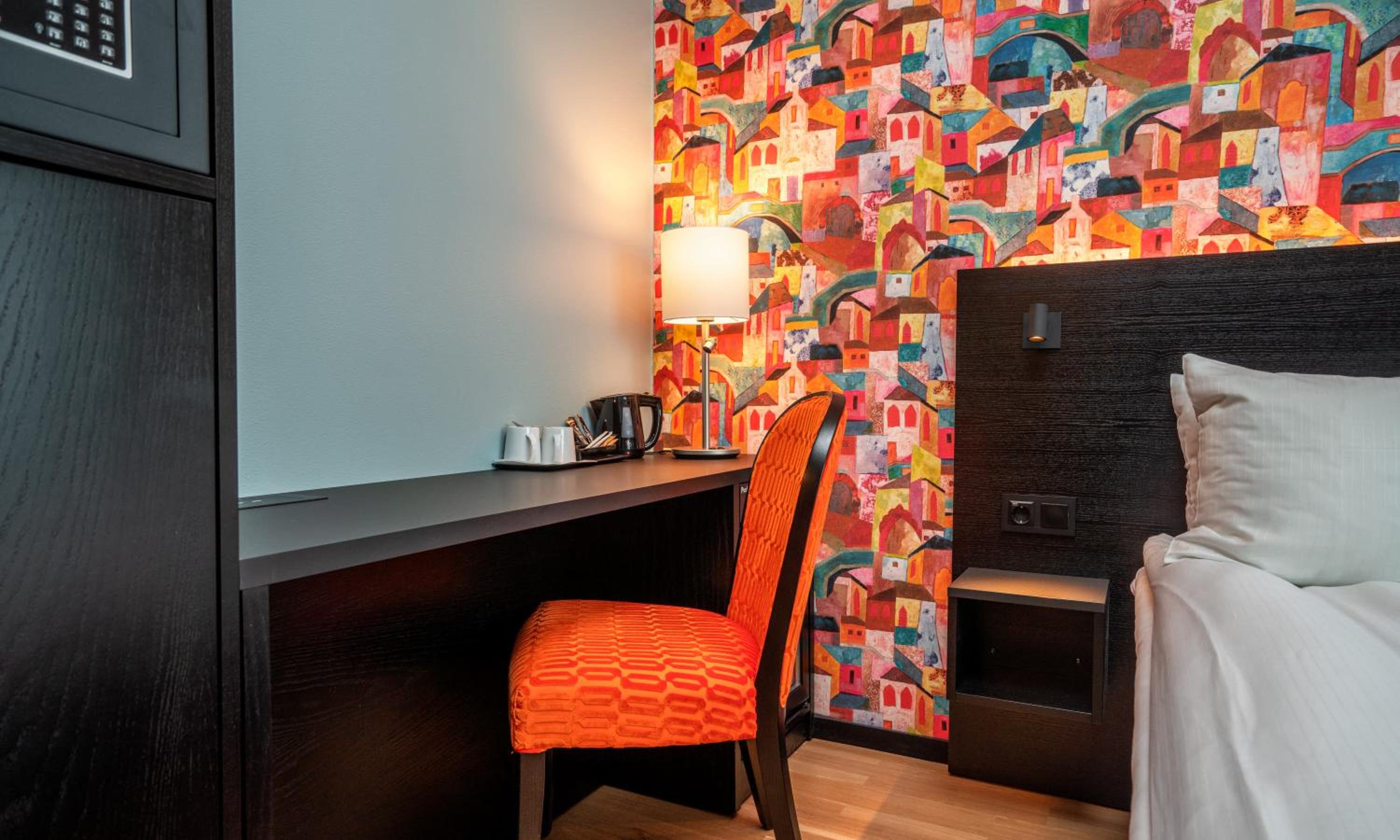 Standard Queen Room photo 3