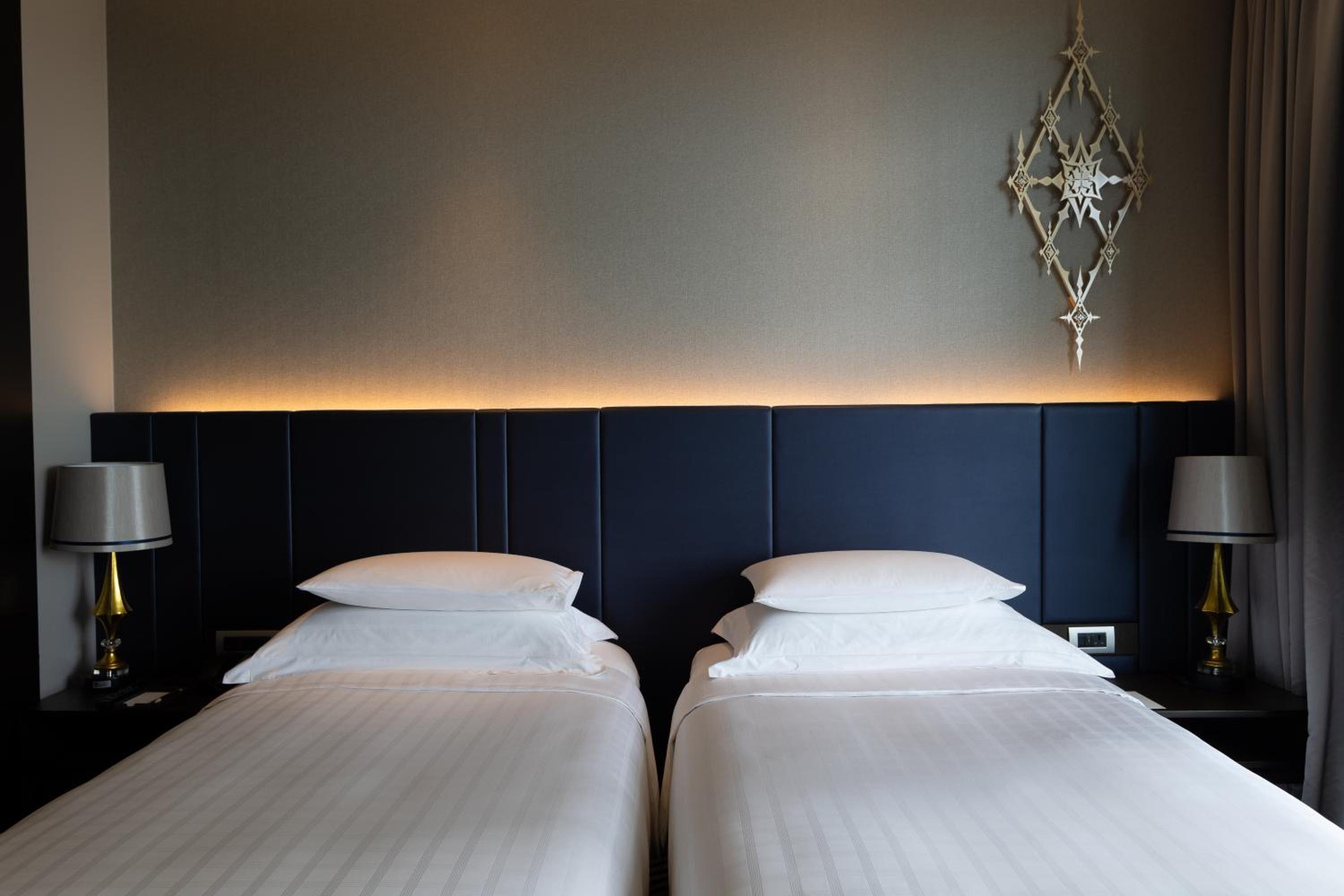 Grand Deluxe Room Twin with City View