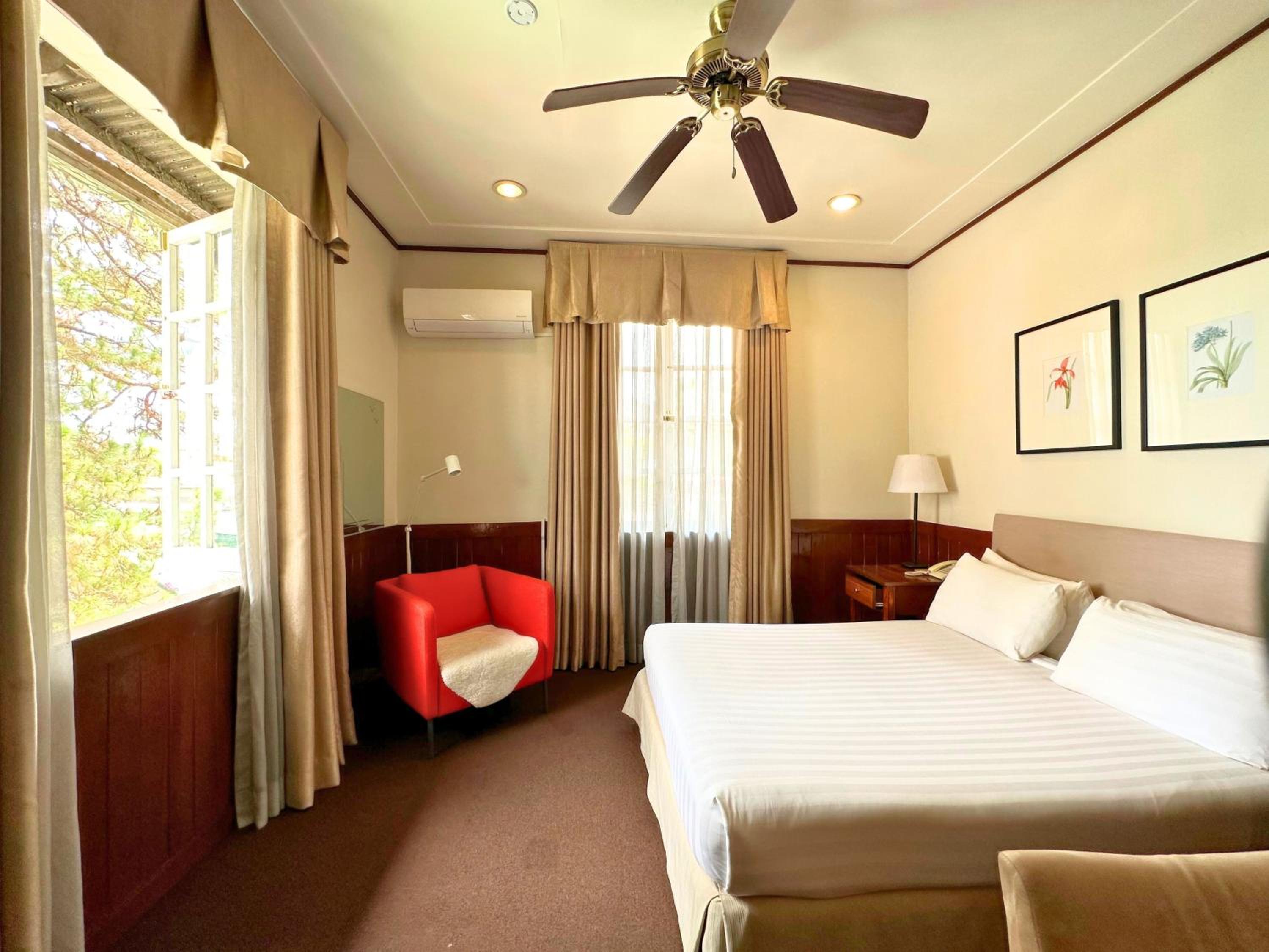 Honeymoon Suite photo 2