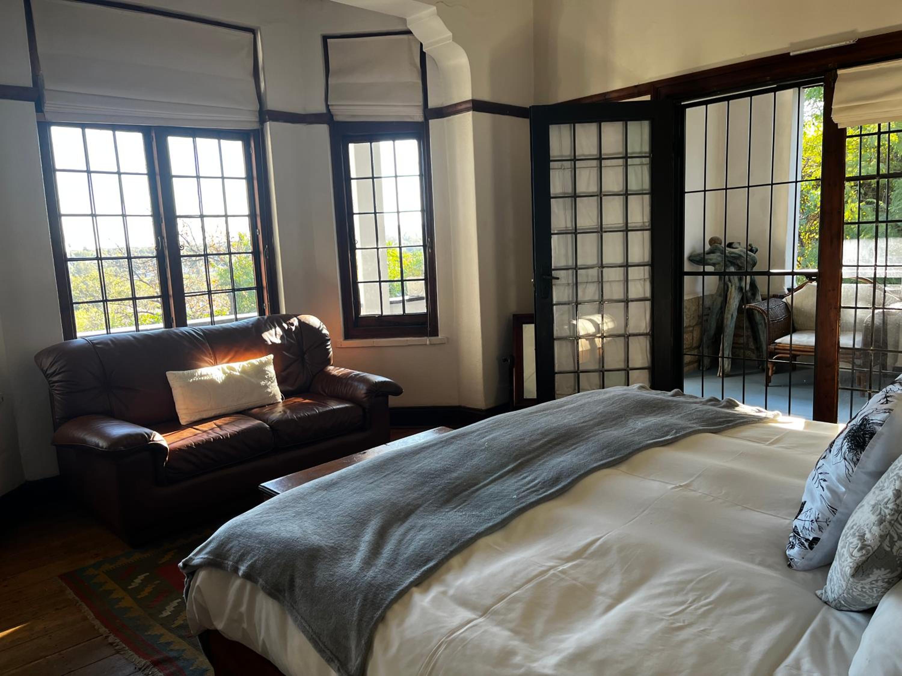 Double or Twin Room with Shared Bathroom photo 2