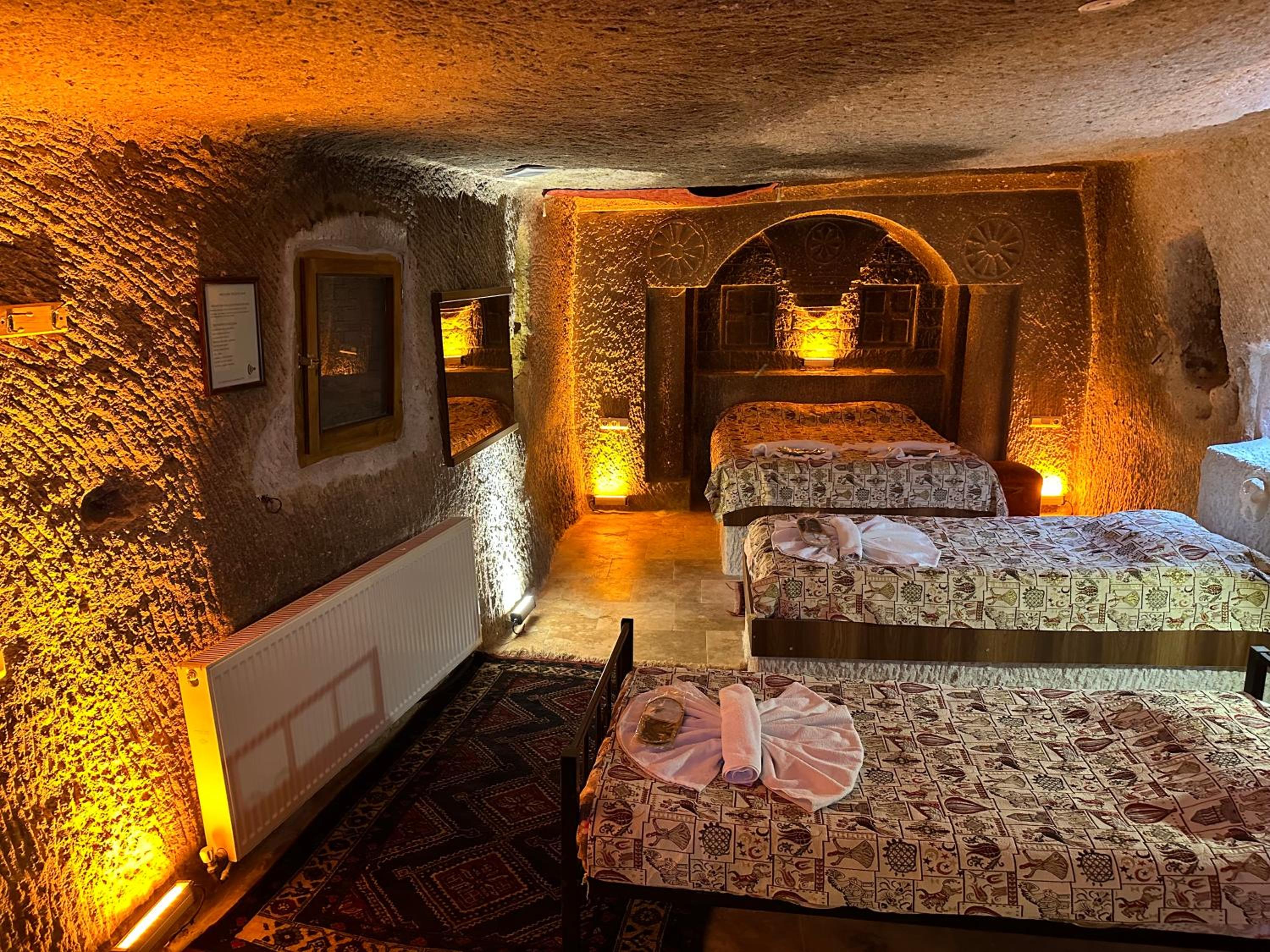 Deluxe Quadruple Room - Photo 2