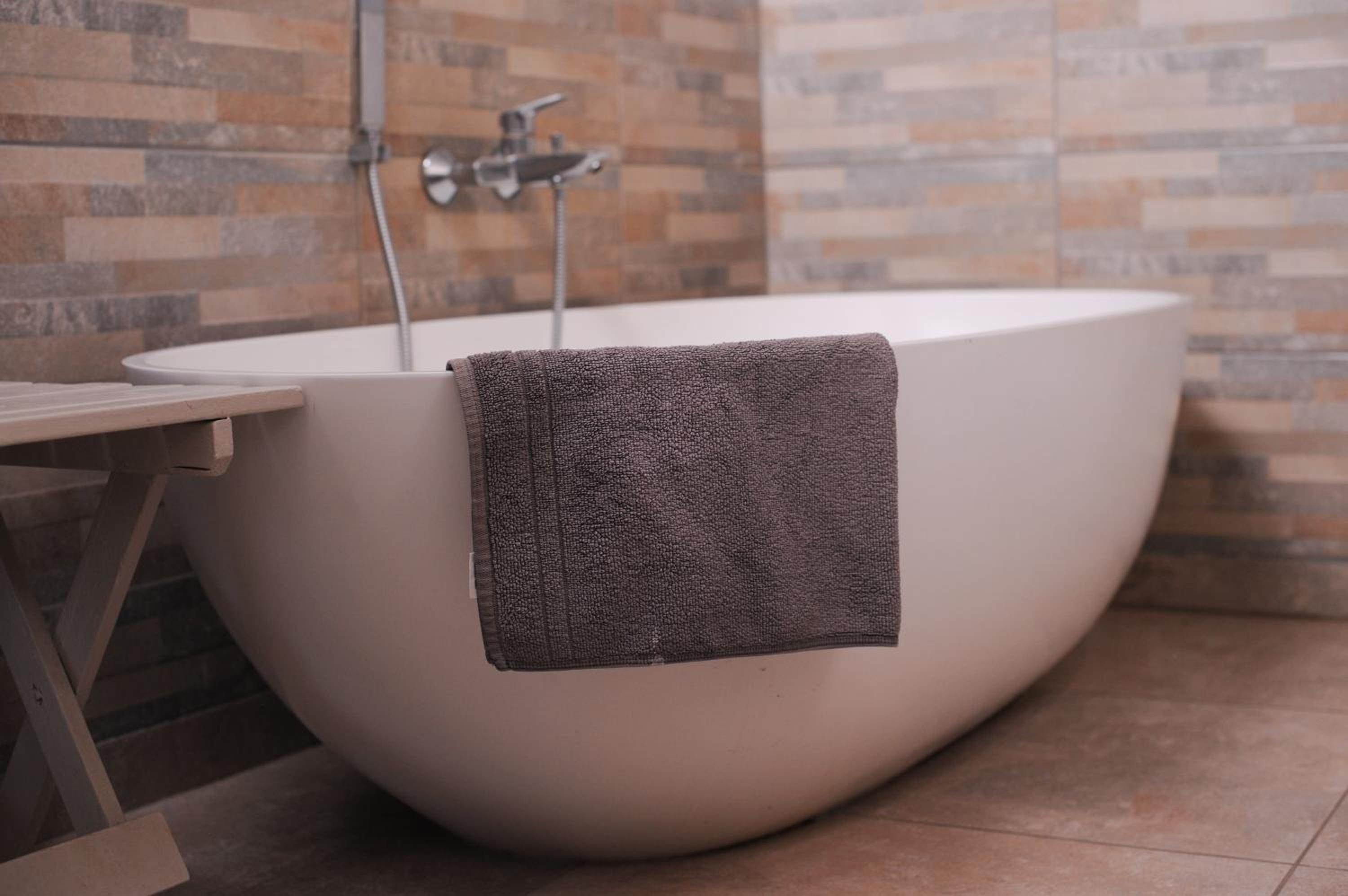 Twin Room with Bath