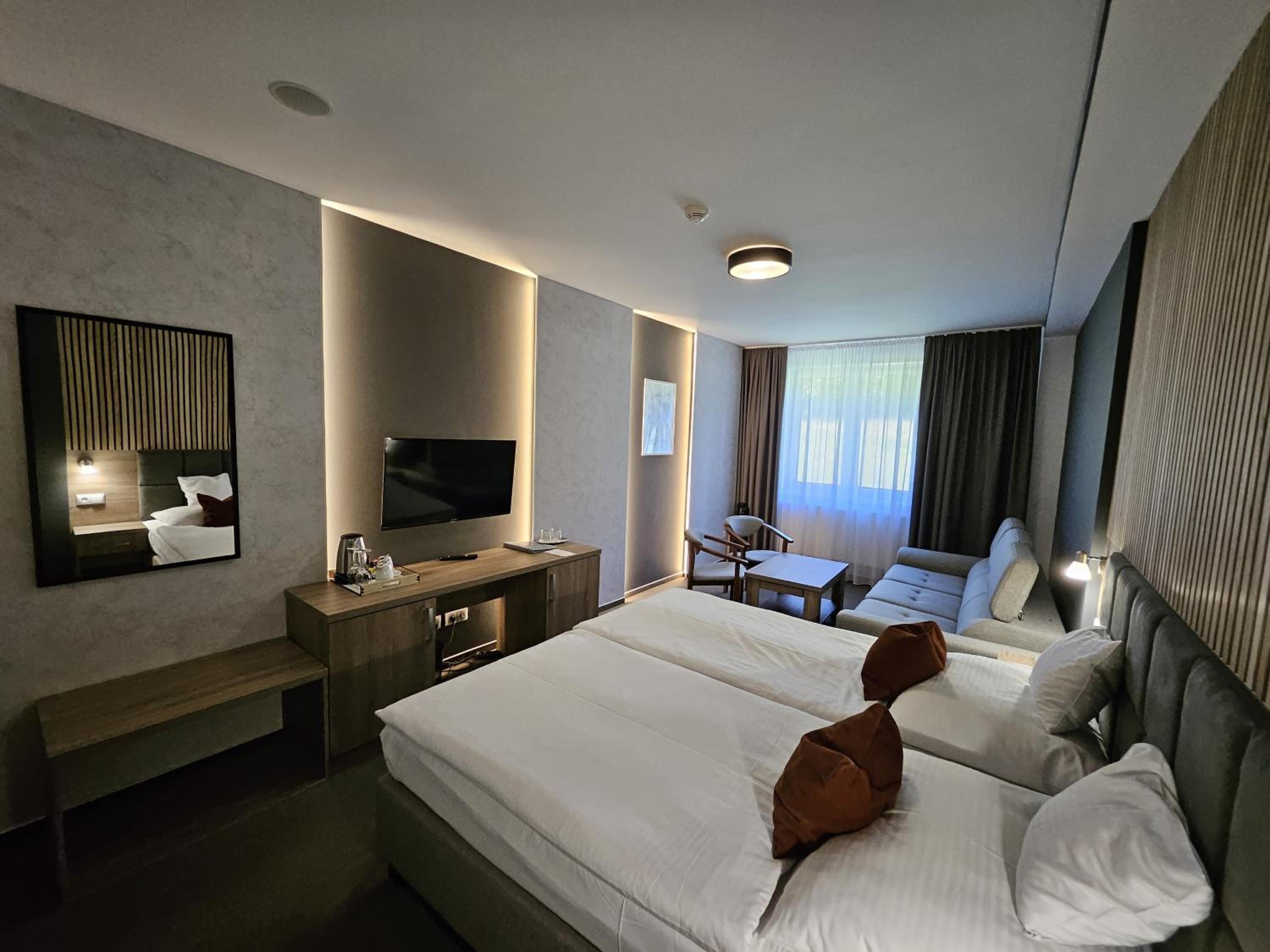 Superior Double Room - Photo 8