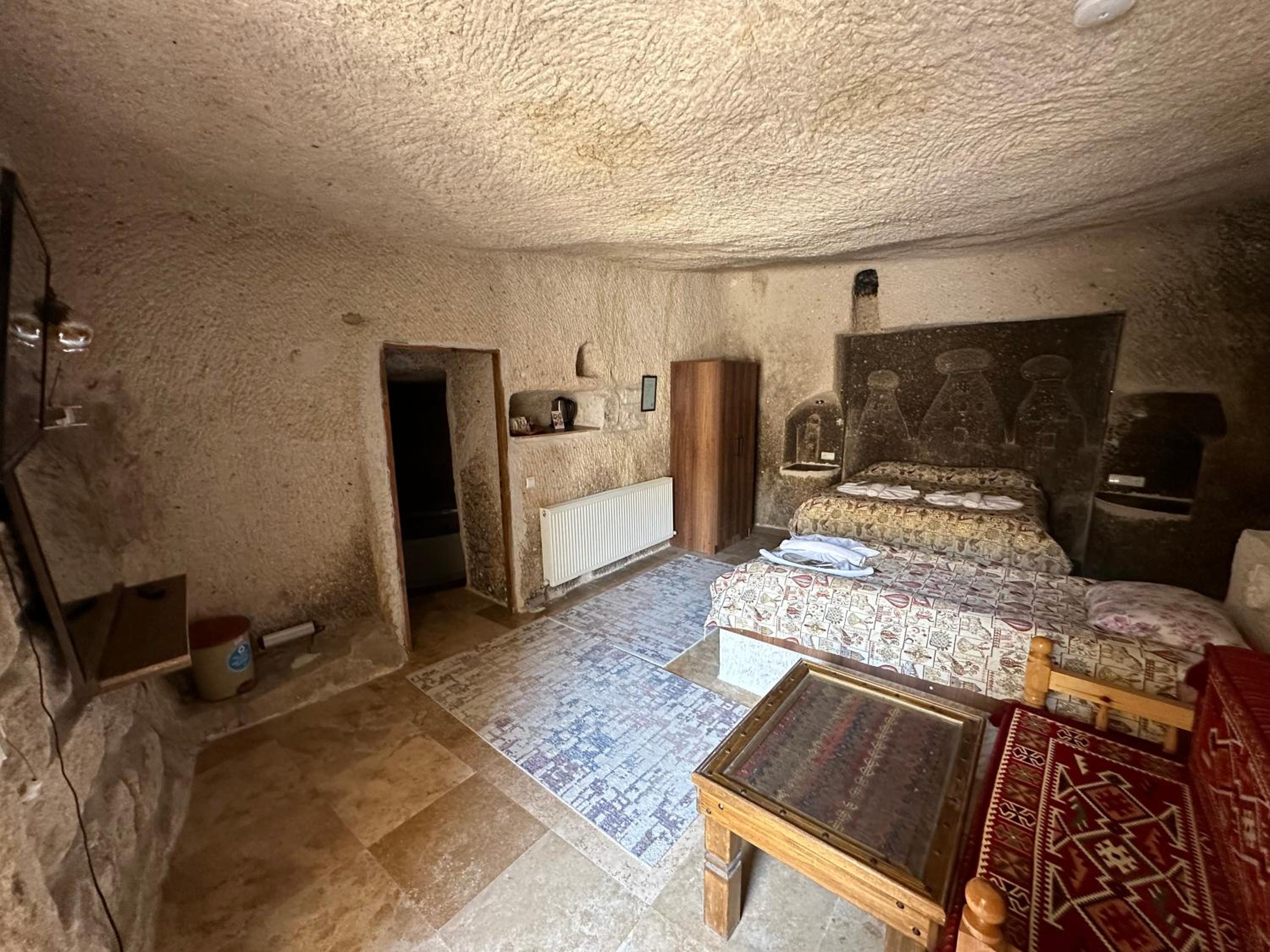 King Cave Suite Room - Photo 8