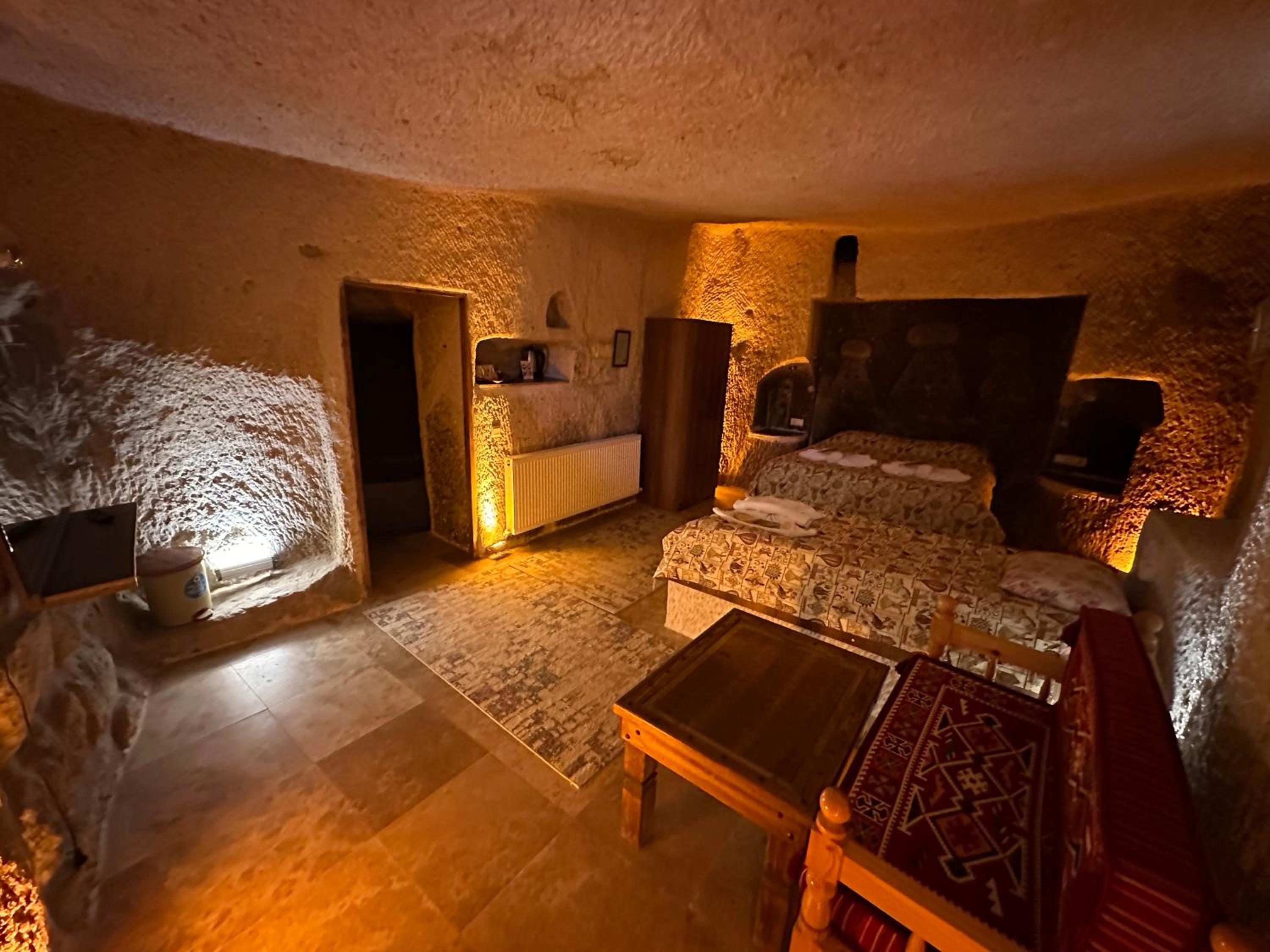 King Cave Suite Room - Photo 1