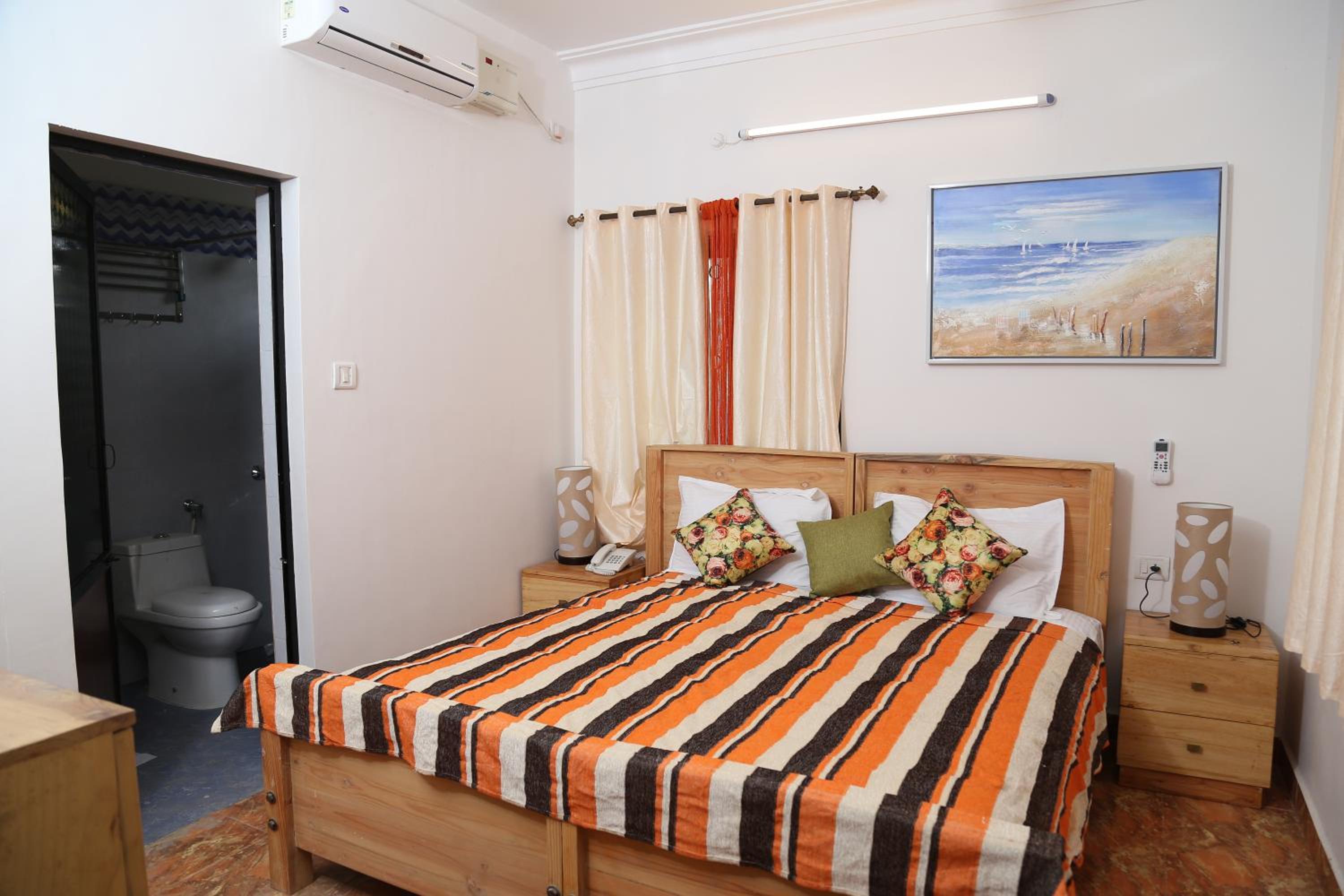 Double Room with Private Bathroom photo 3