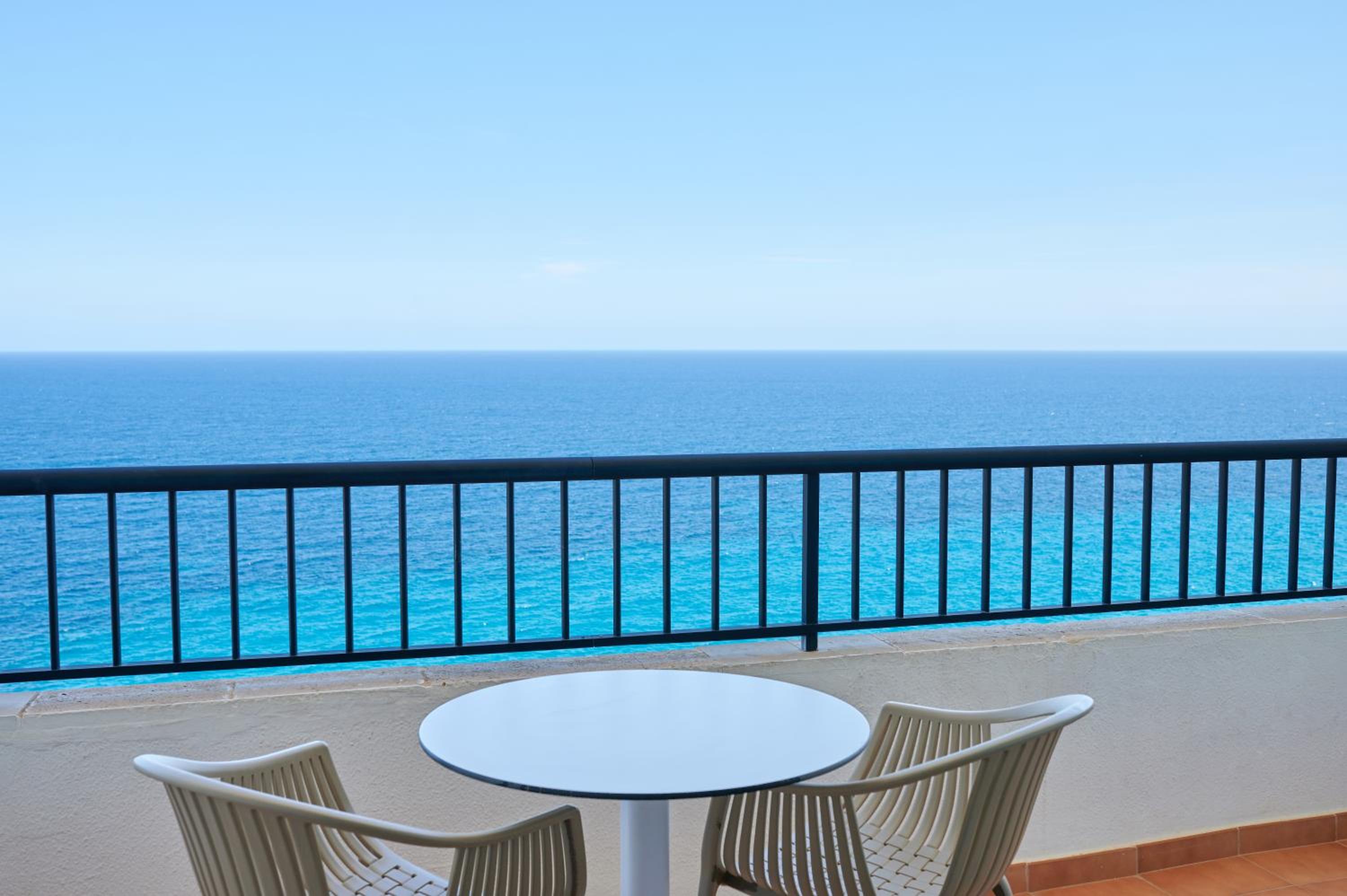 Double Frontal Sea View thumbnail 6