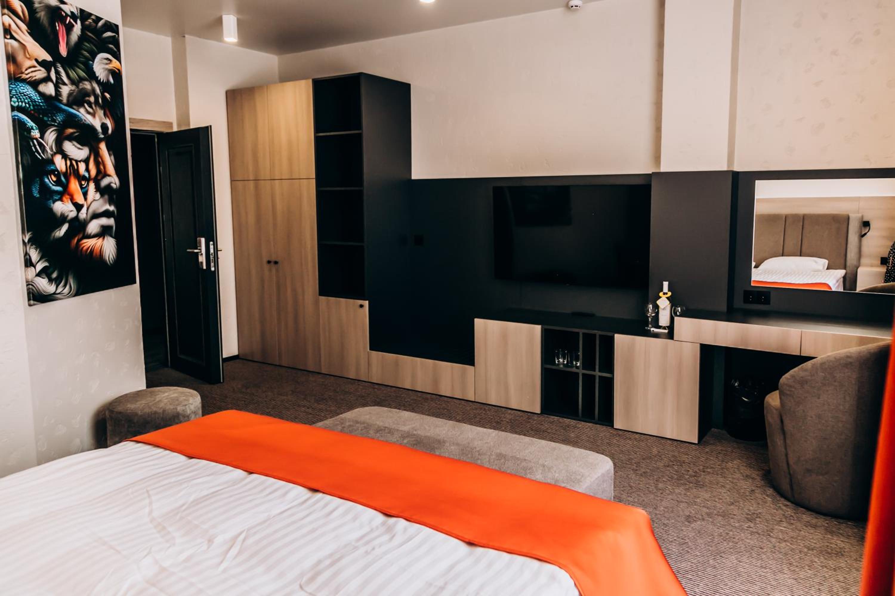 Standard King Room photo 2