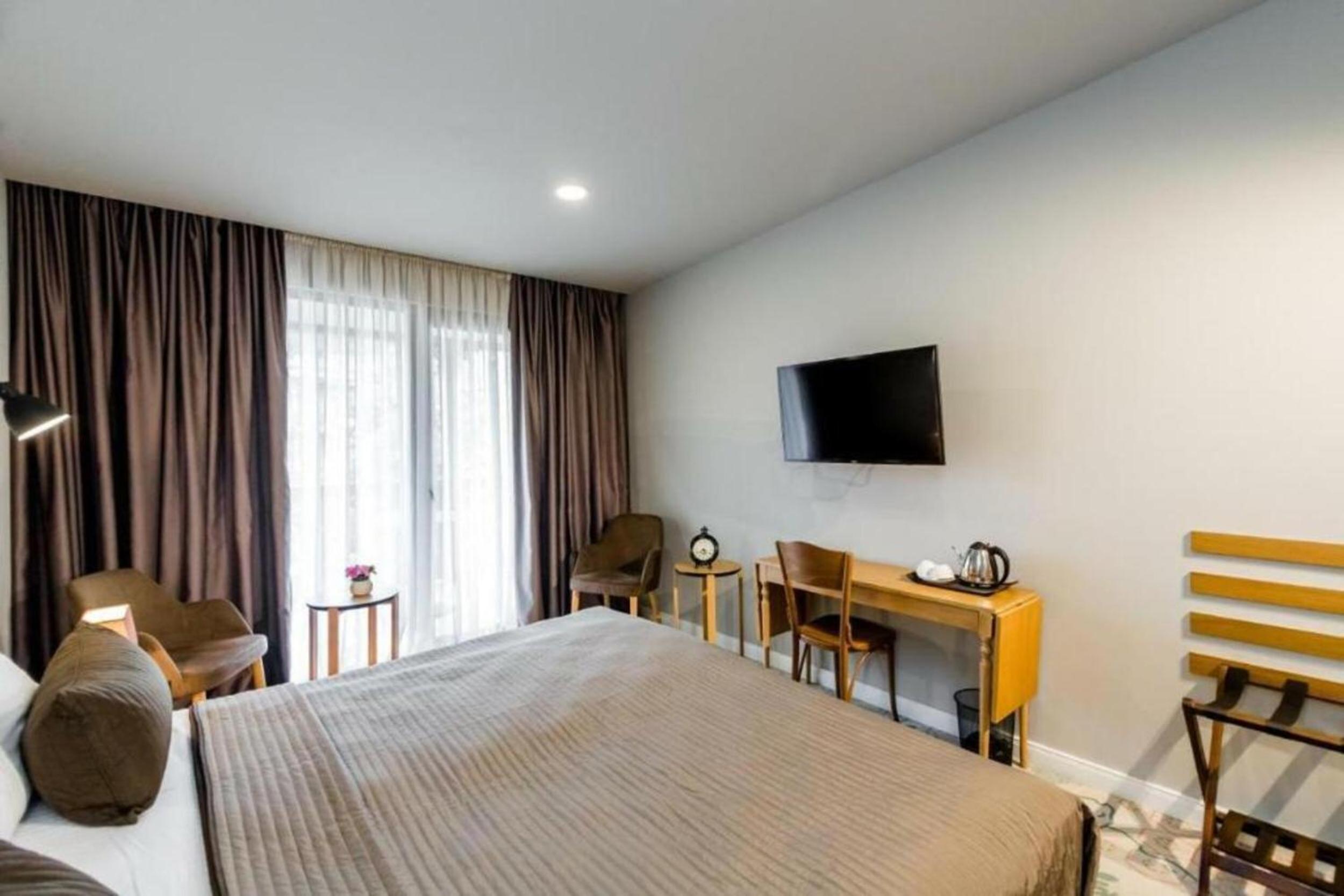 Double or Twin Room with Balcony photo 3