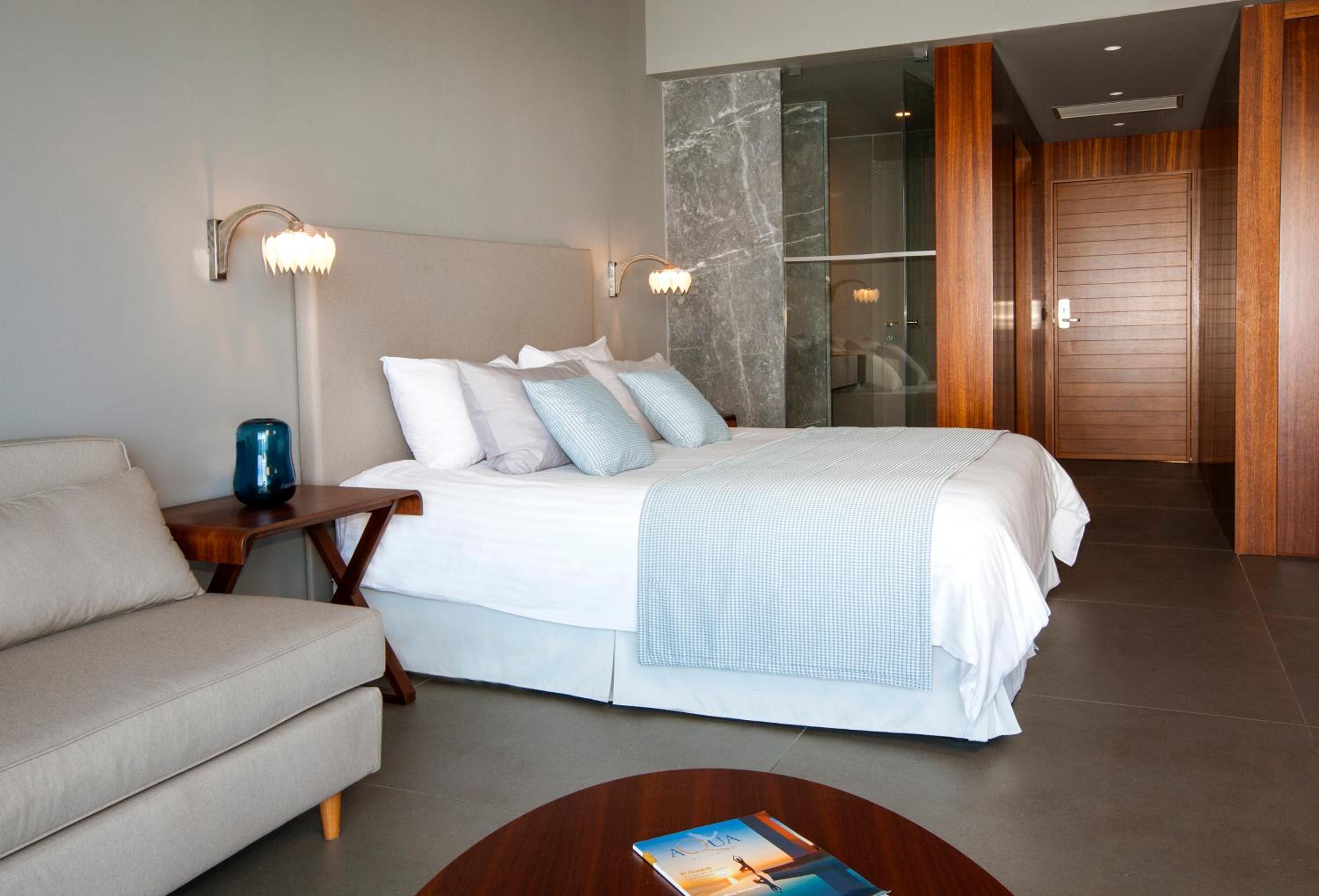 Deep Blue Bungalow Suite with Private Pool, Waterfront - Photo 10