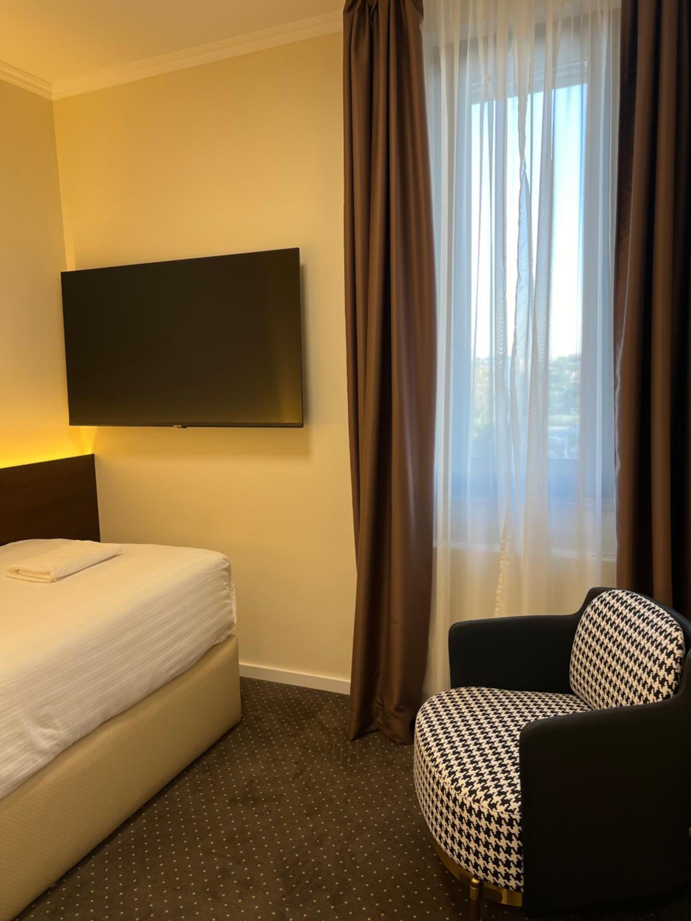 Economy Single Room - Photo 4