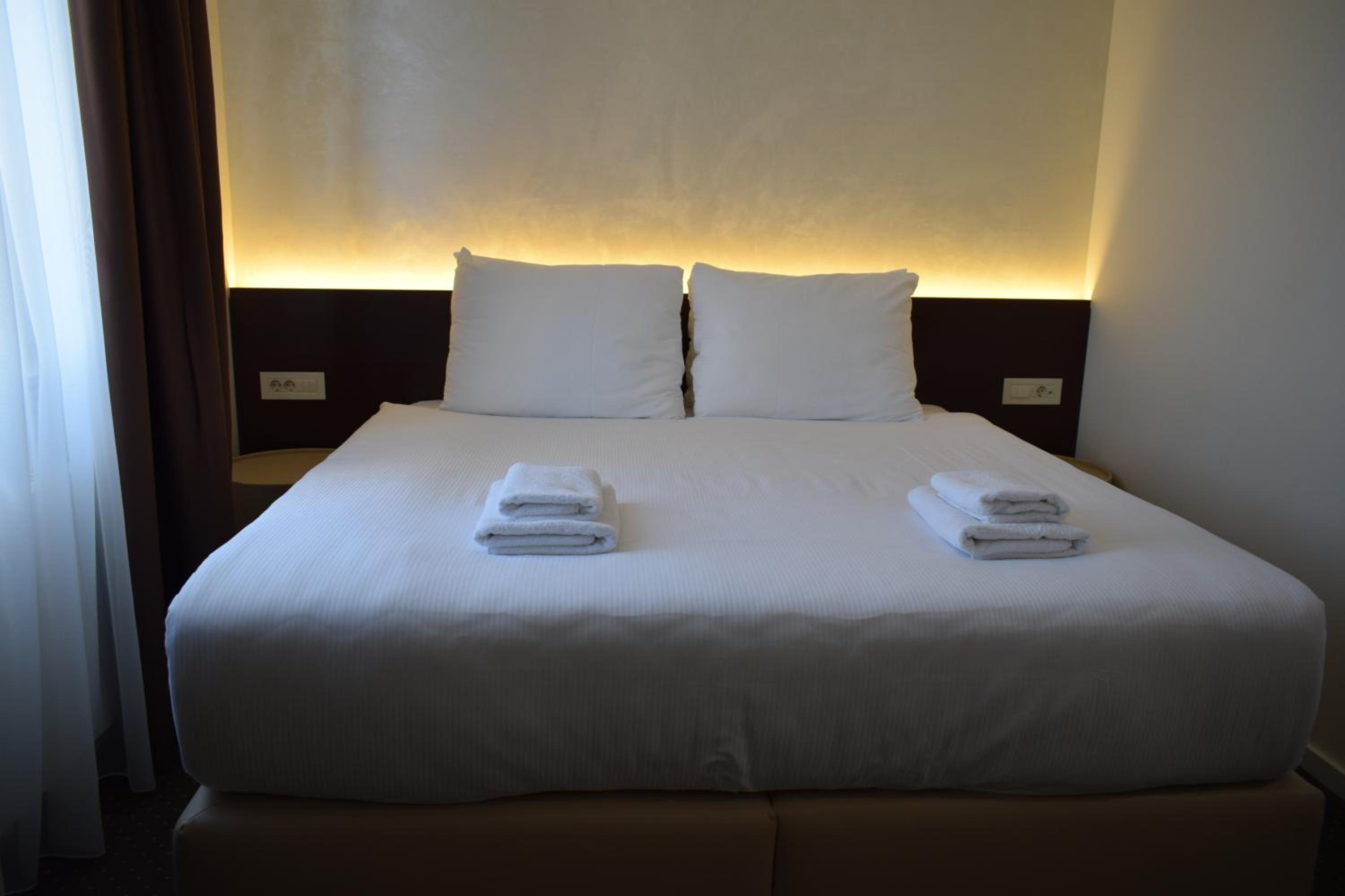 Economy Double Room - Photo 3