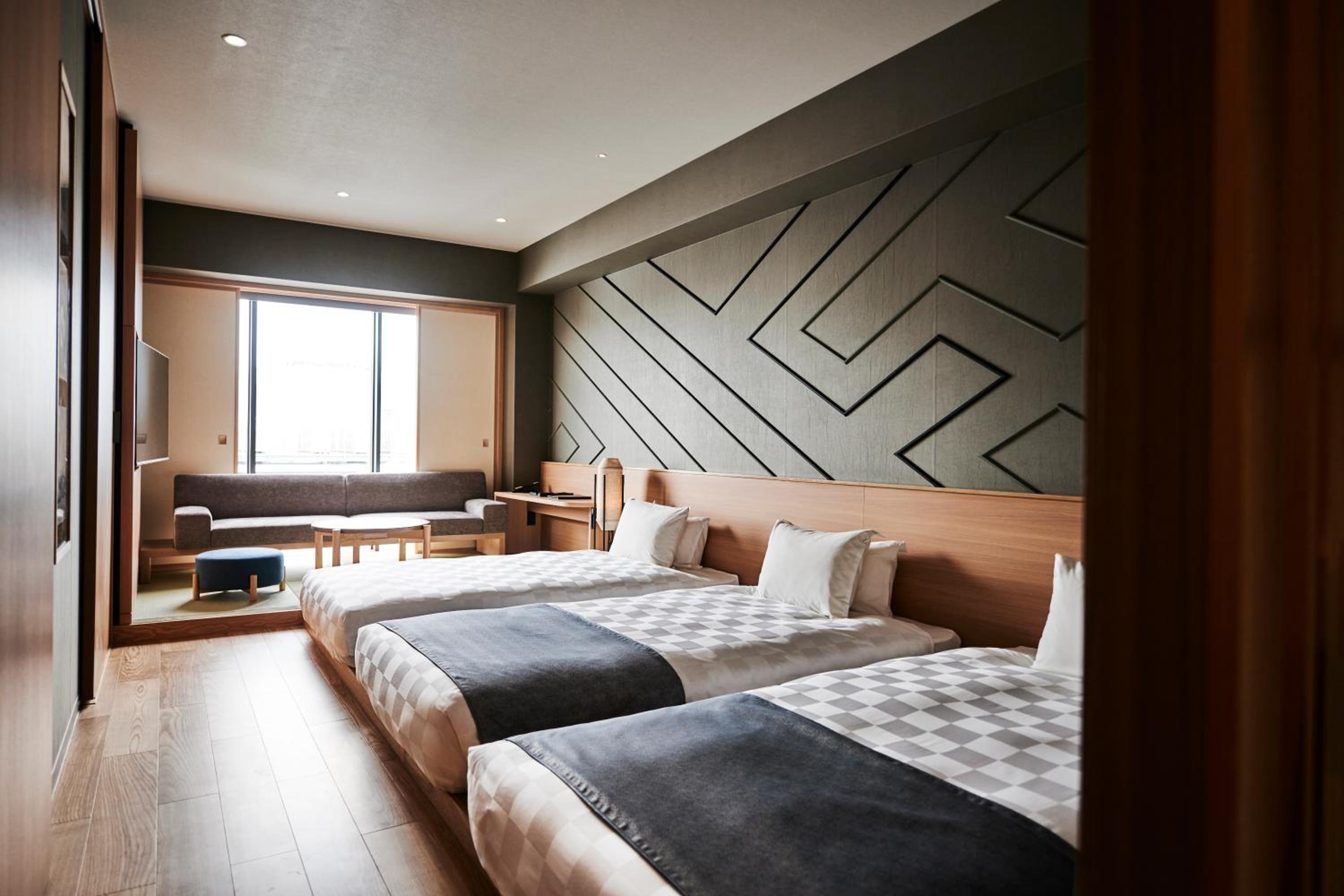 Deluxe Twin Room Japanese Western Style with Extra Bed - Non Smoking (3 adults) photo 3