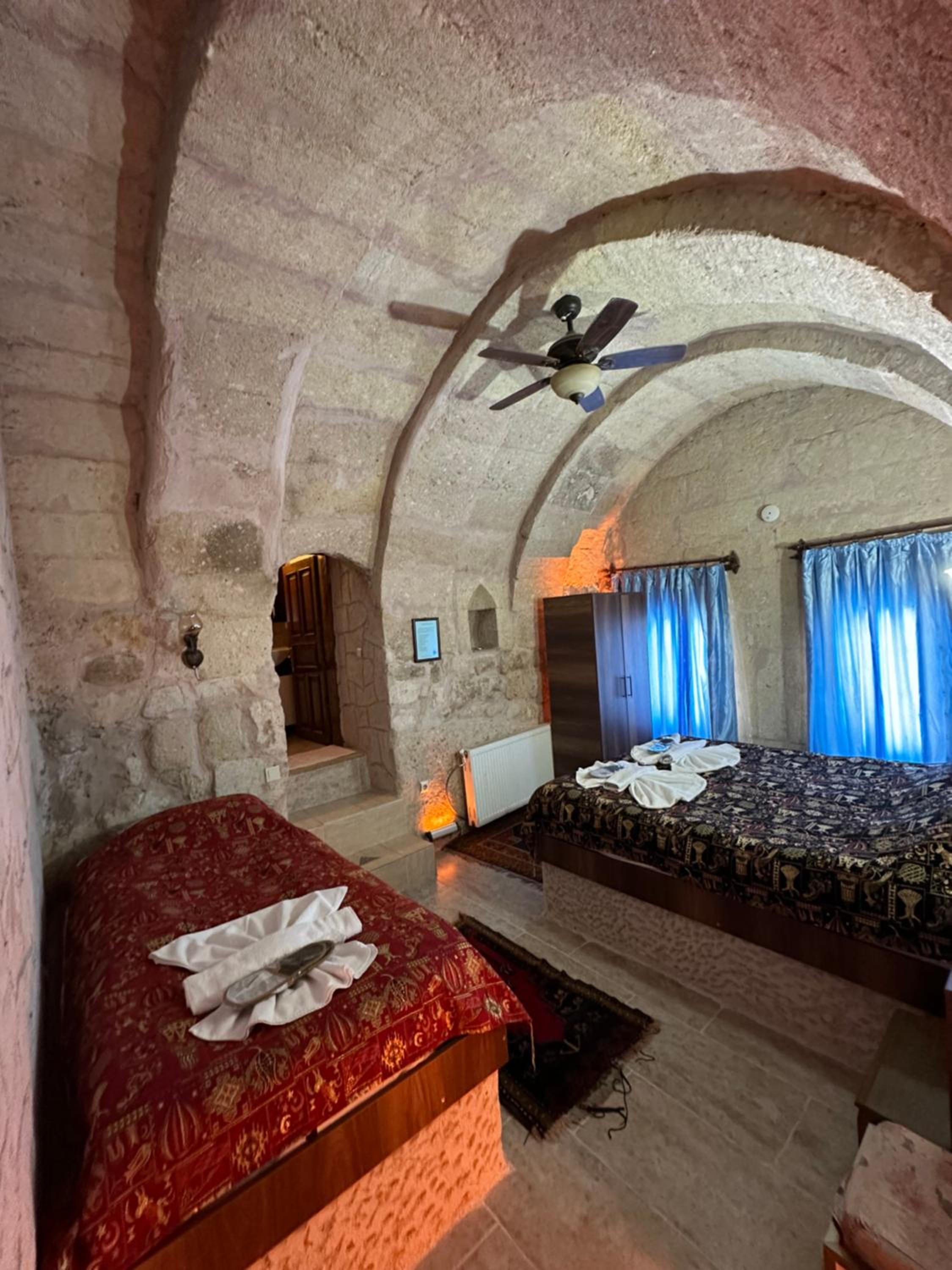 Arch Room - Photo 2