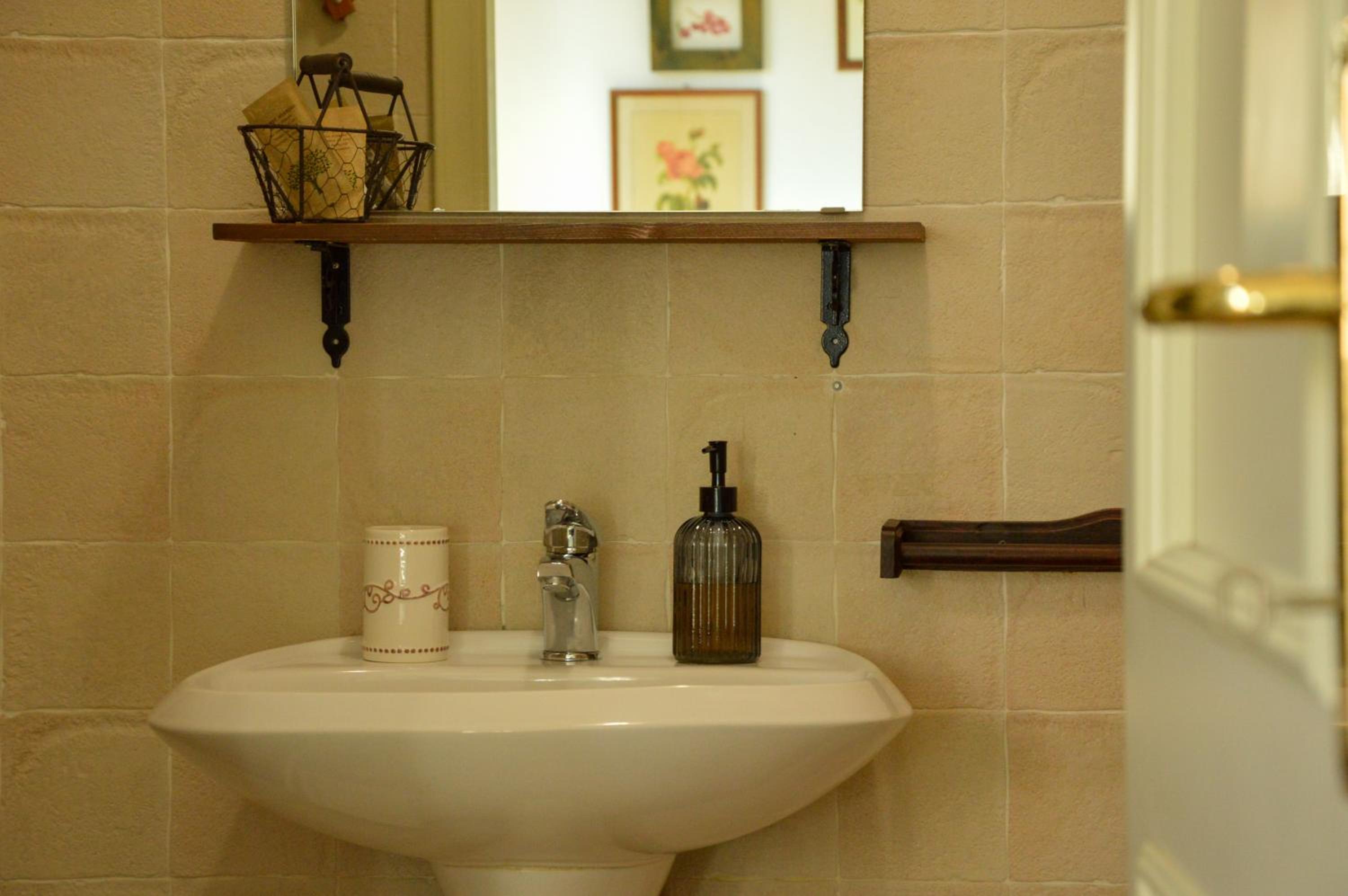 Double Room with Private Bathroom photo 3