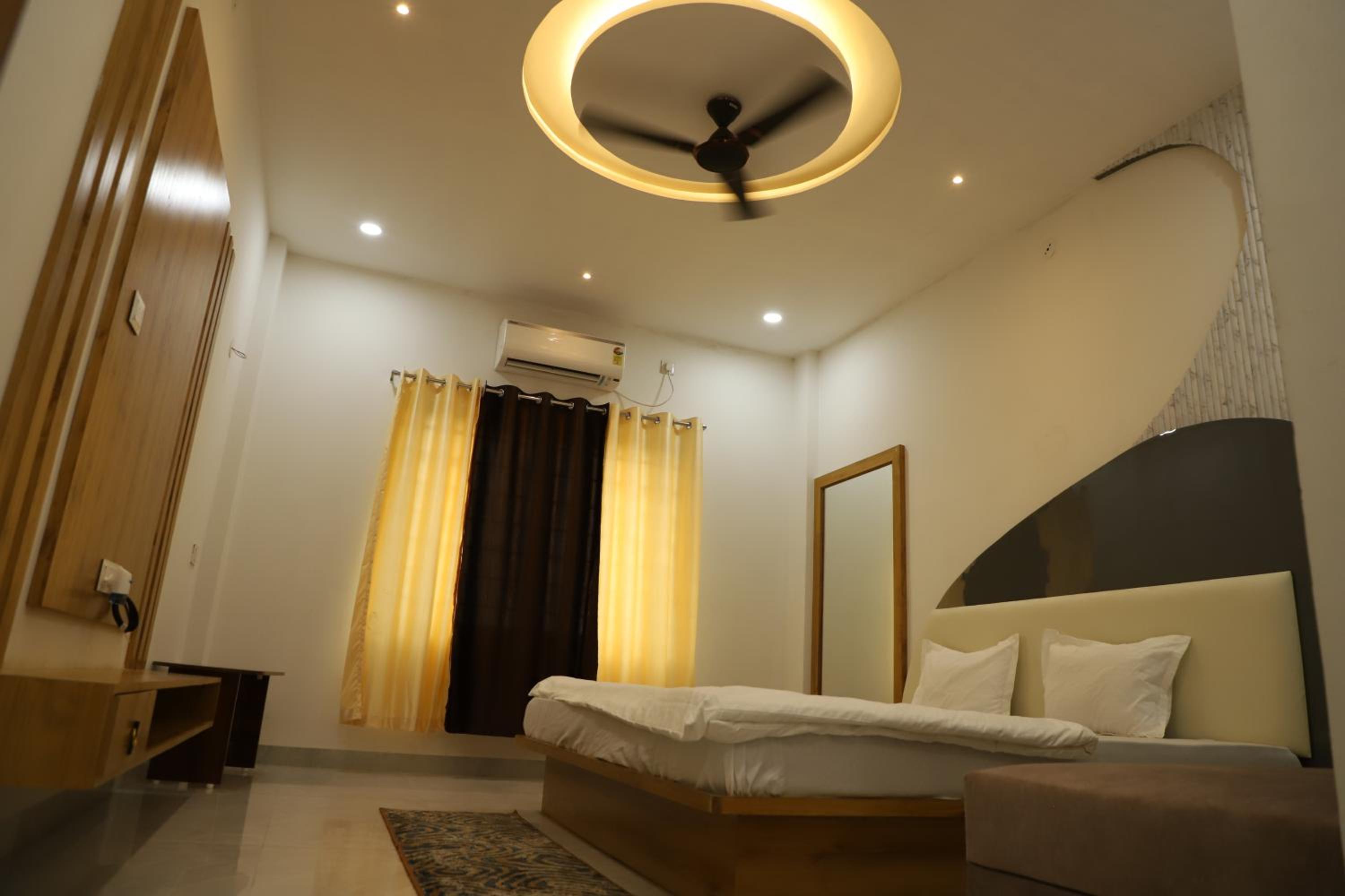 Double Room With Private Bathroom photo 3