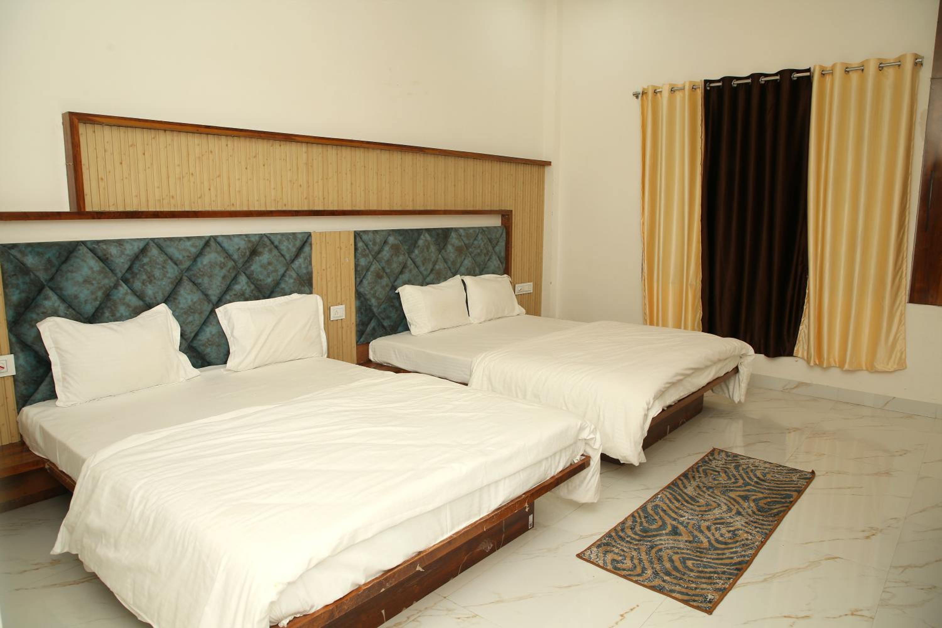Superior Quadruple Room photo 2
