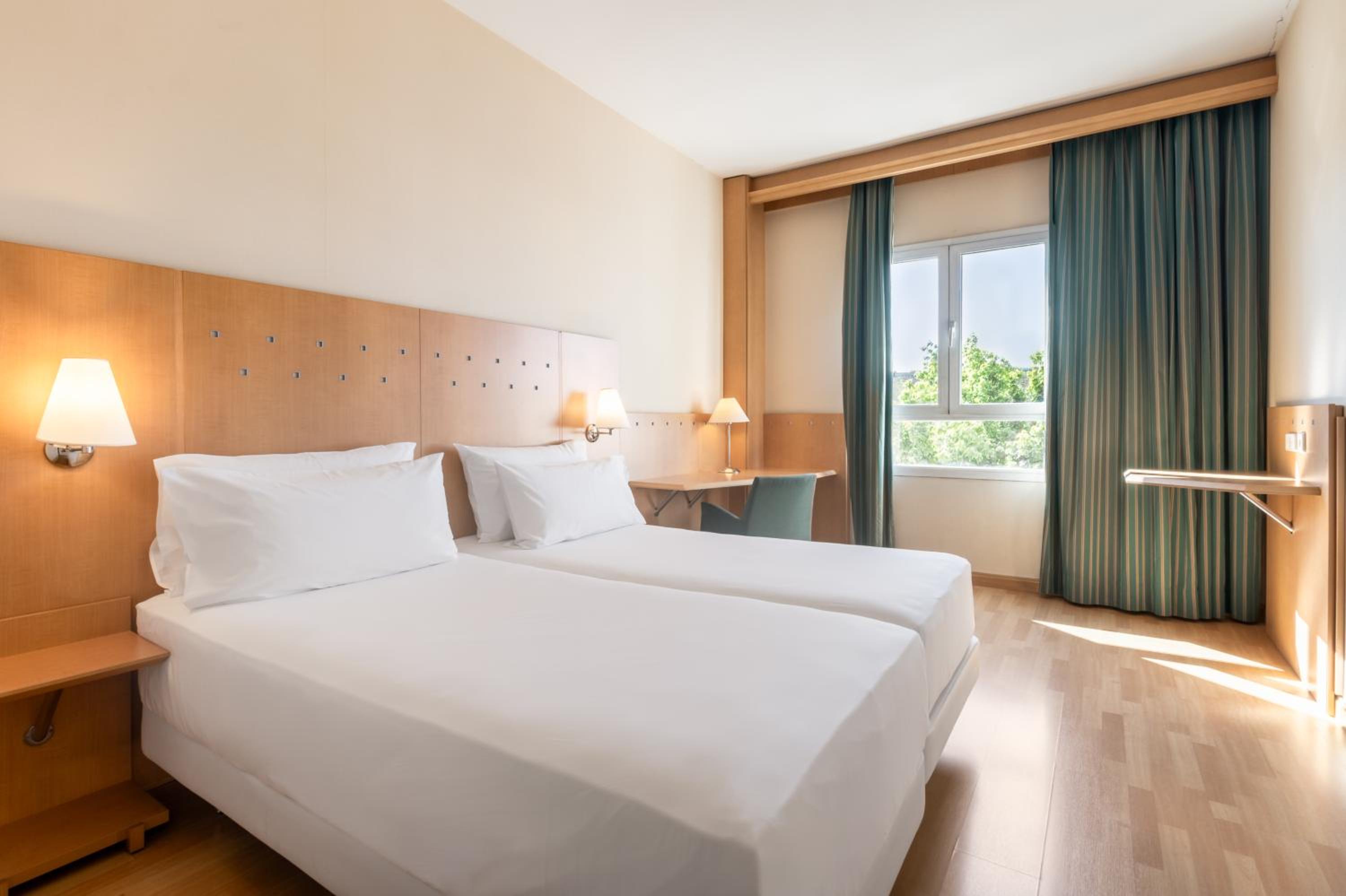 Standard Twin Room - Photo 10