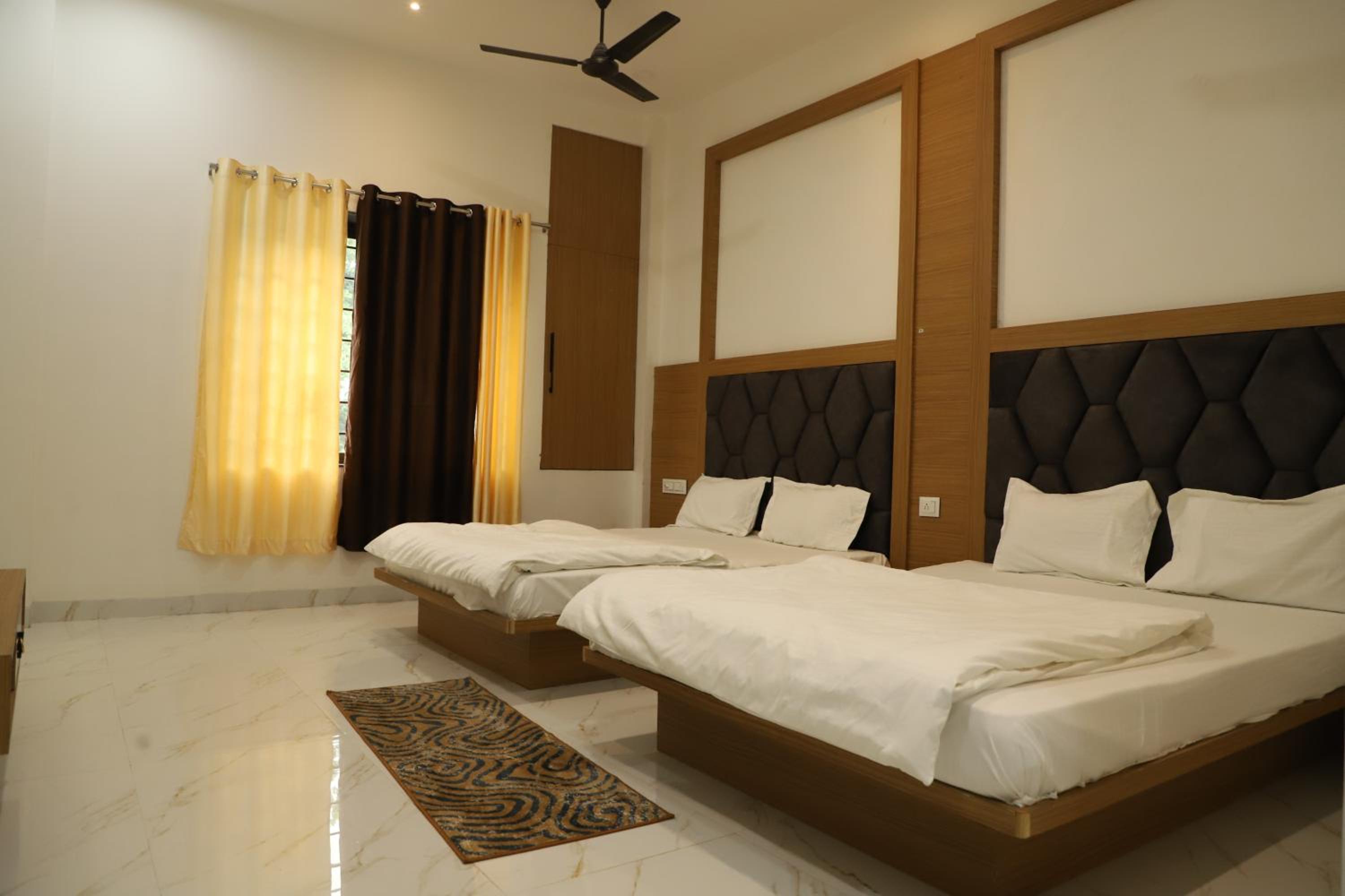 Deluxe Double Or Twin Room photo 2
