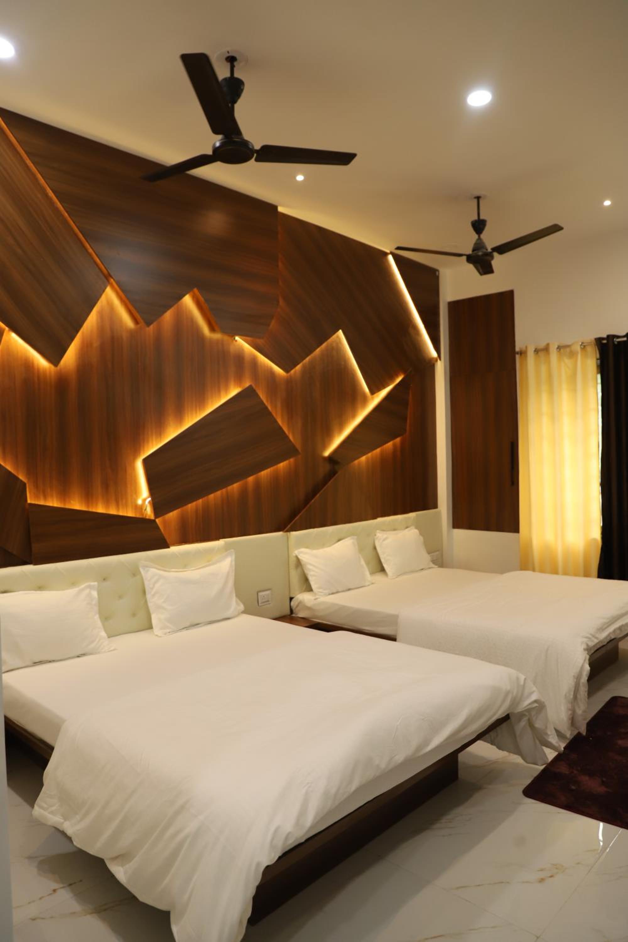 Deluxe Double Room With Two Double Beds