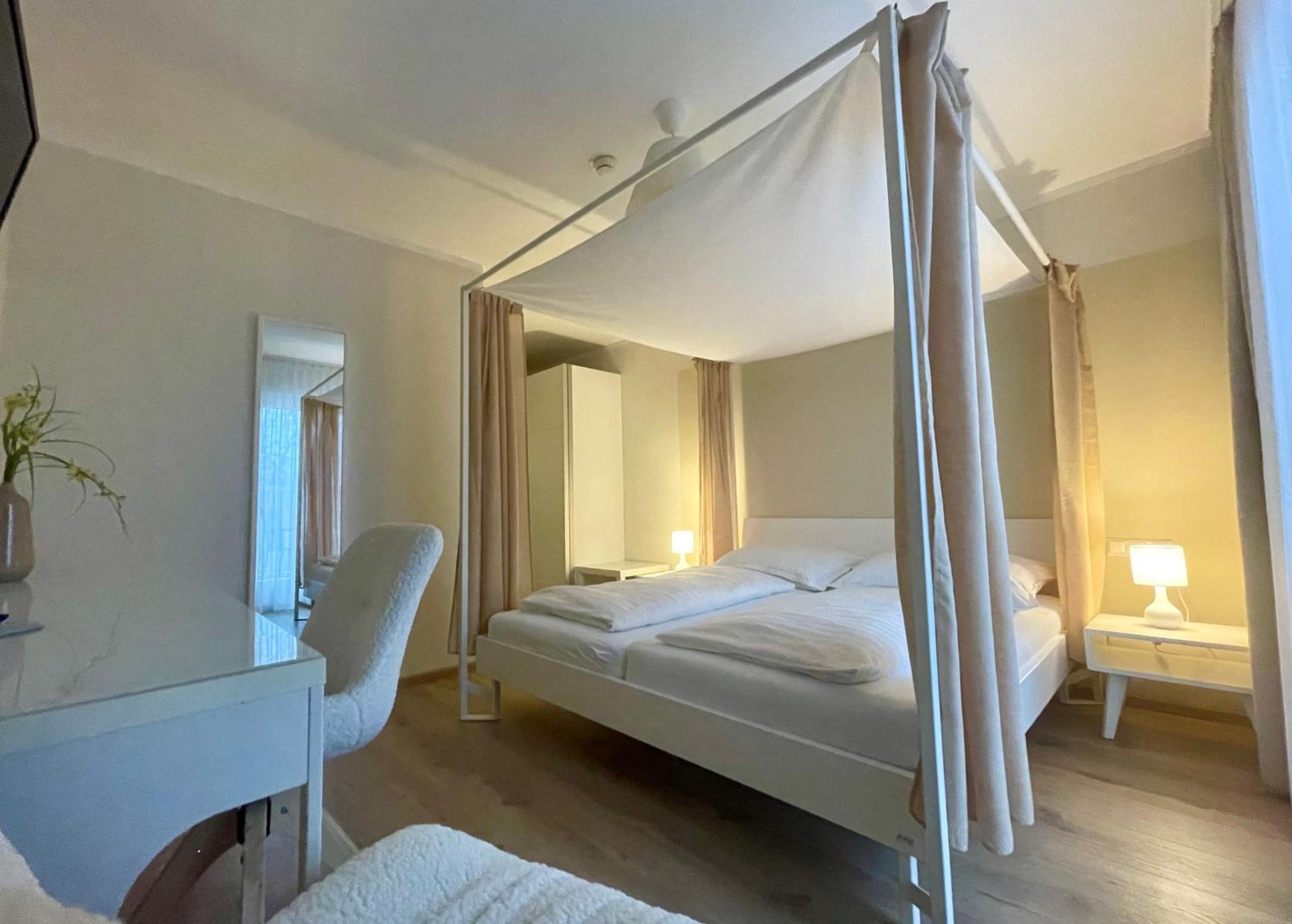Double Room - Photo 14