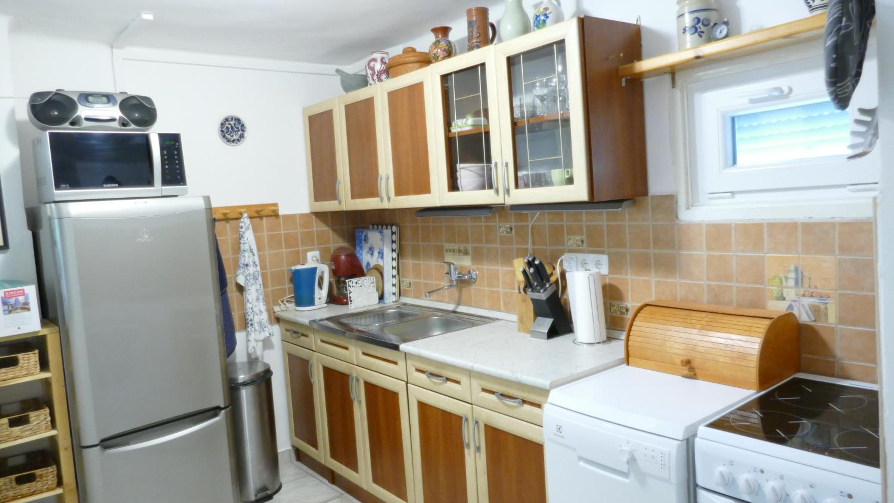 Three-Bedroom House photo 3