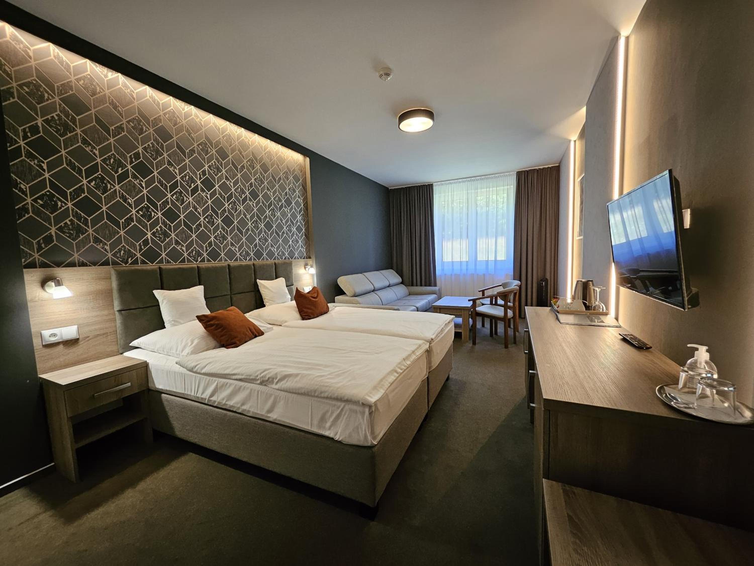 Superior Double Room - Photo 1