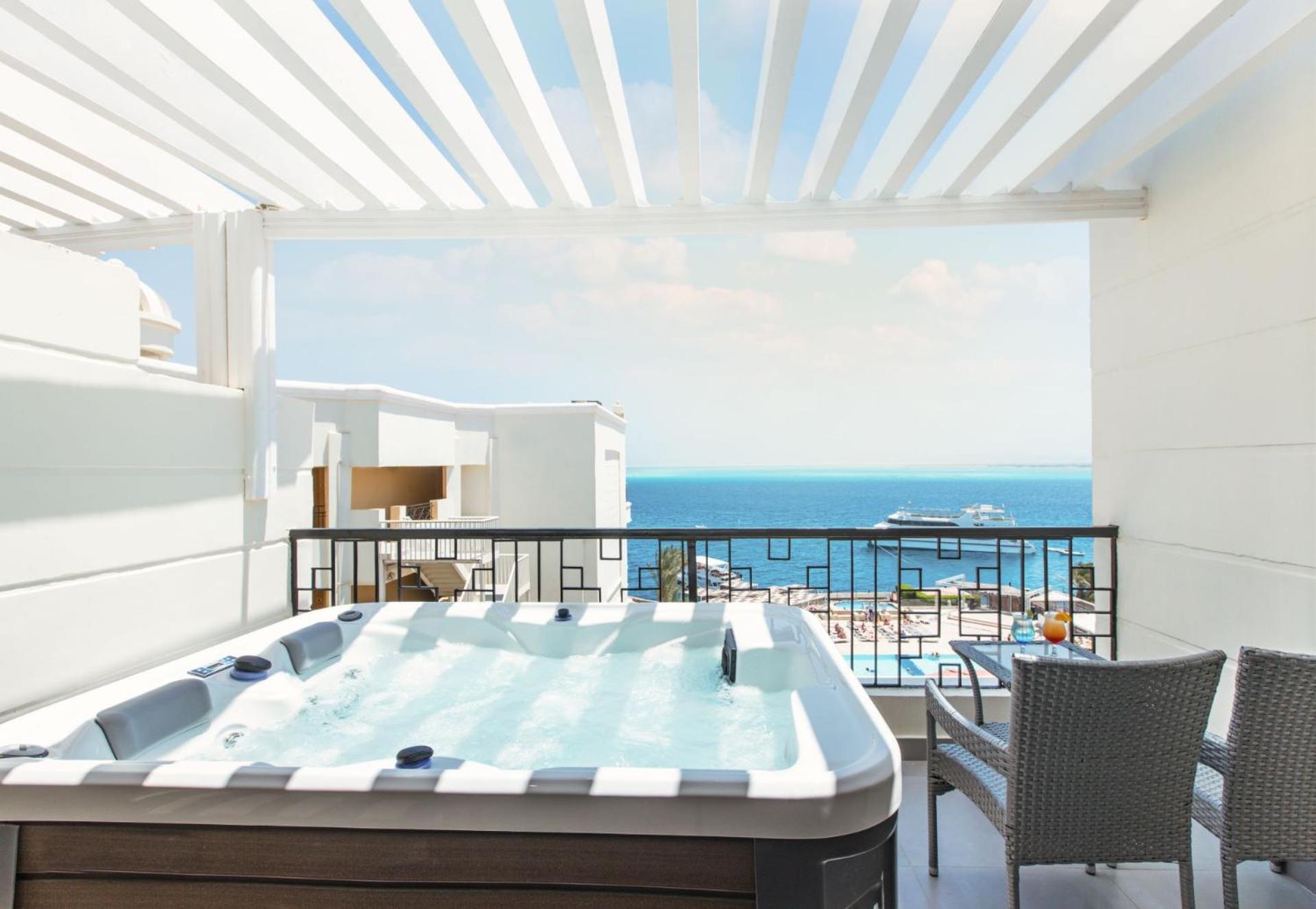 Premium Jacuzzi Suite - Photo 6