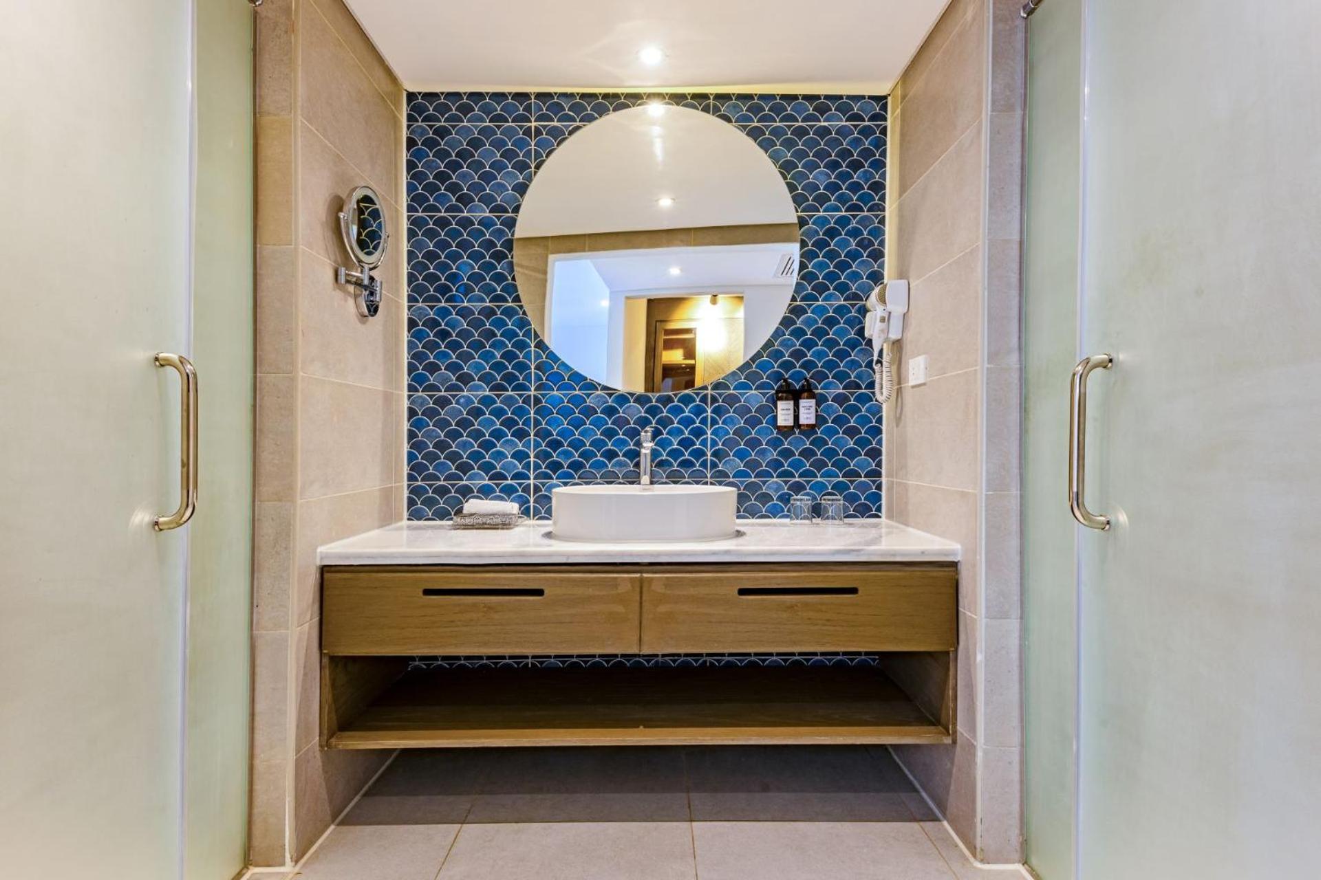 Premium Jacuzzi Suite - Photo 2