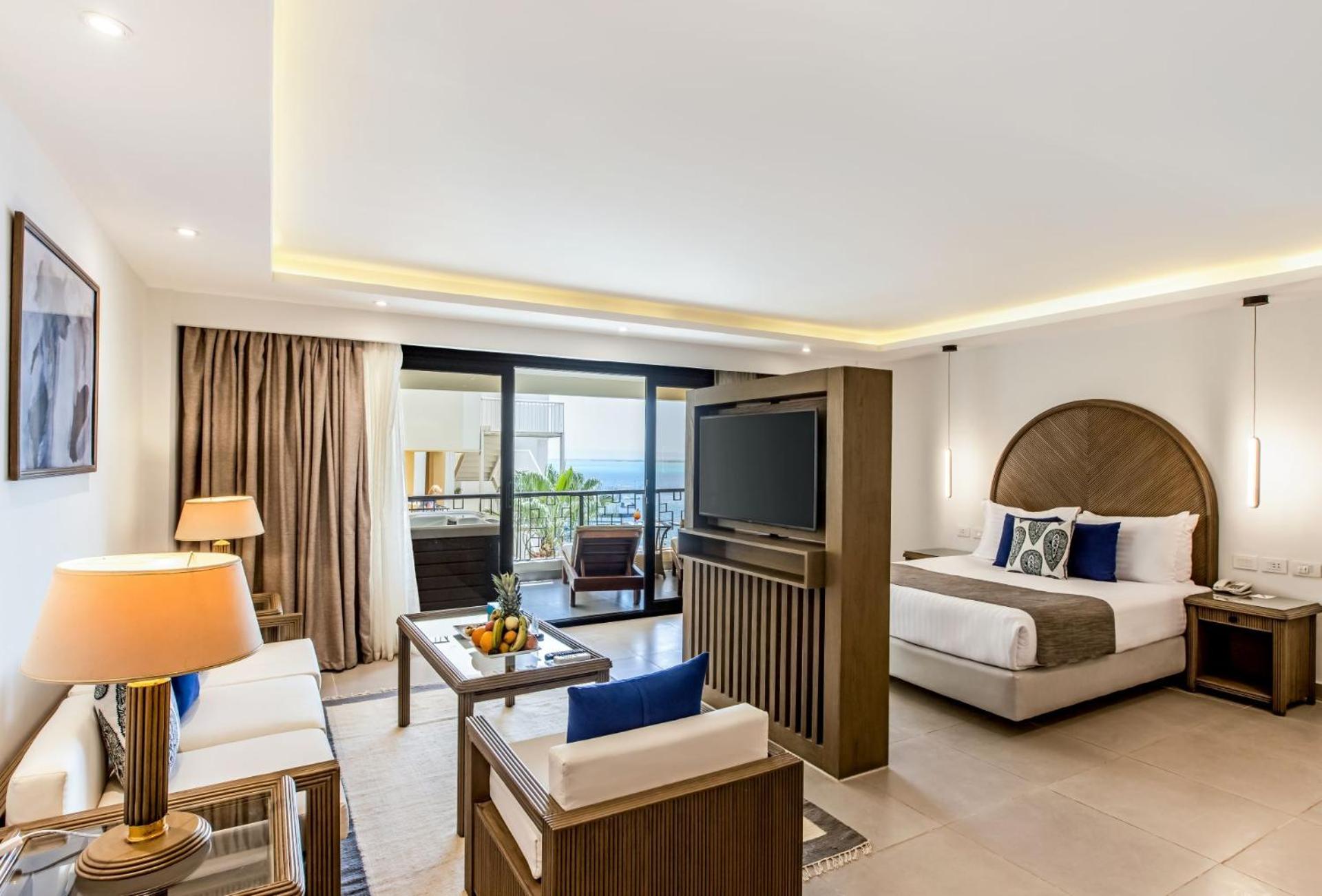 Premium Jacuzzi Suite - Photo 1