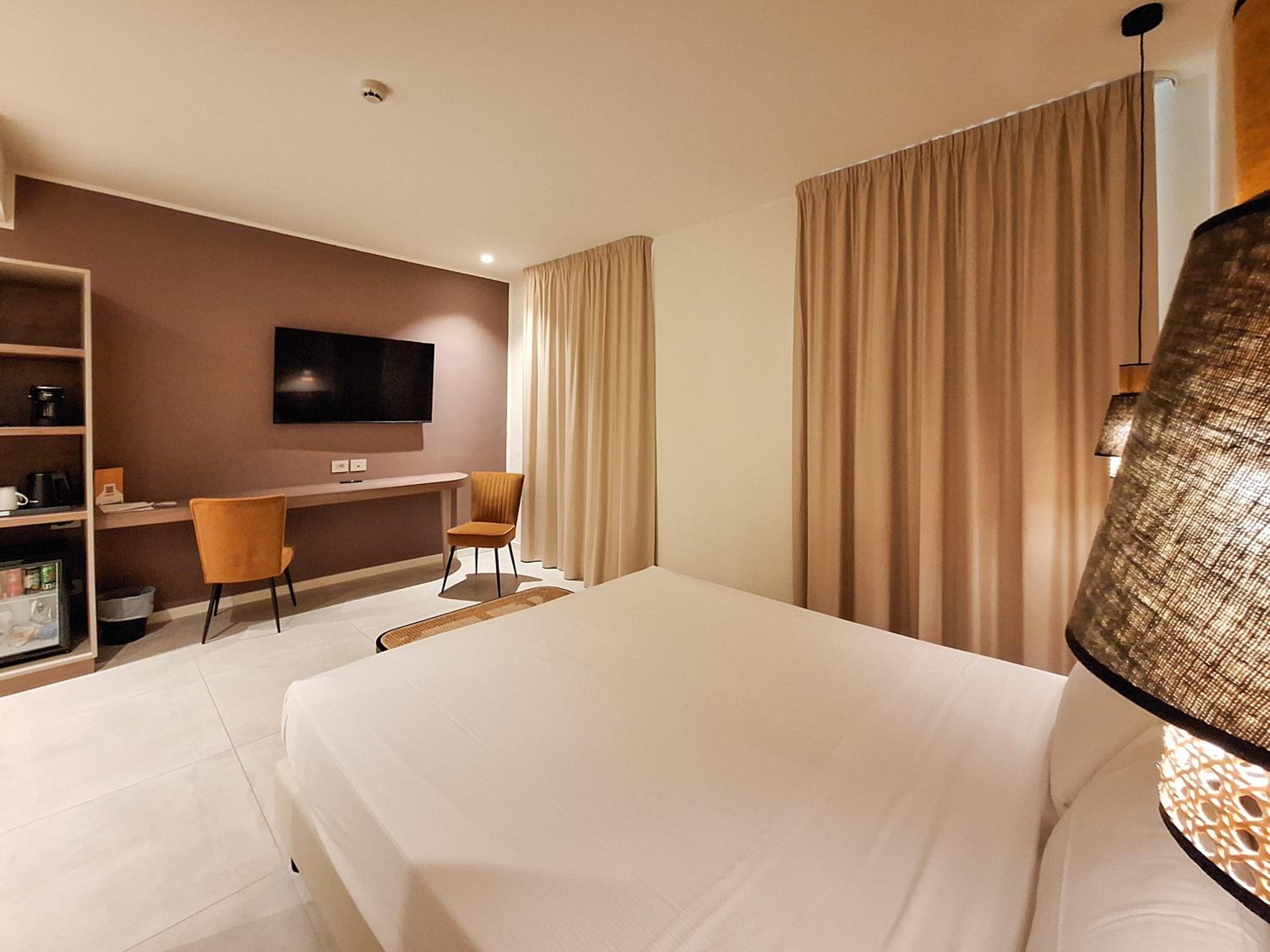 Superior Double Room - Photo 8