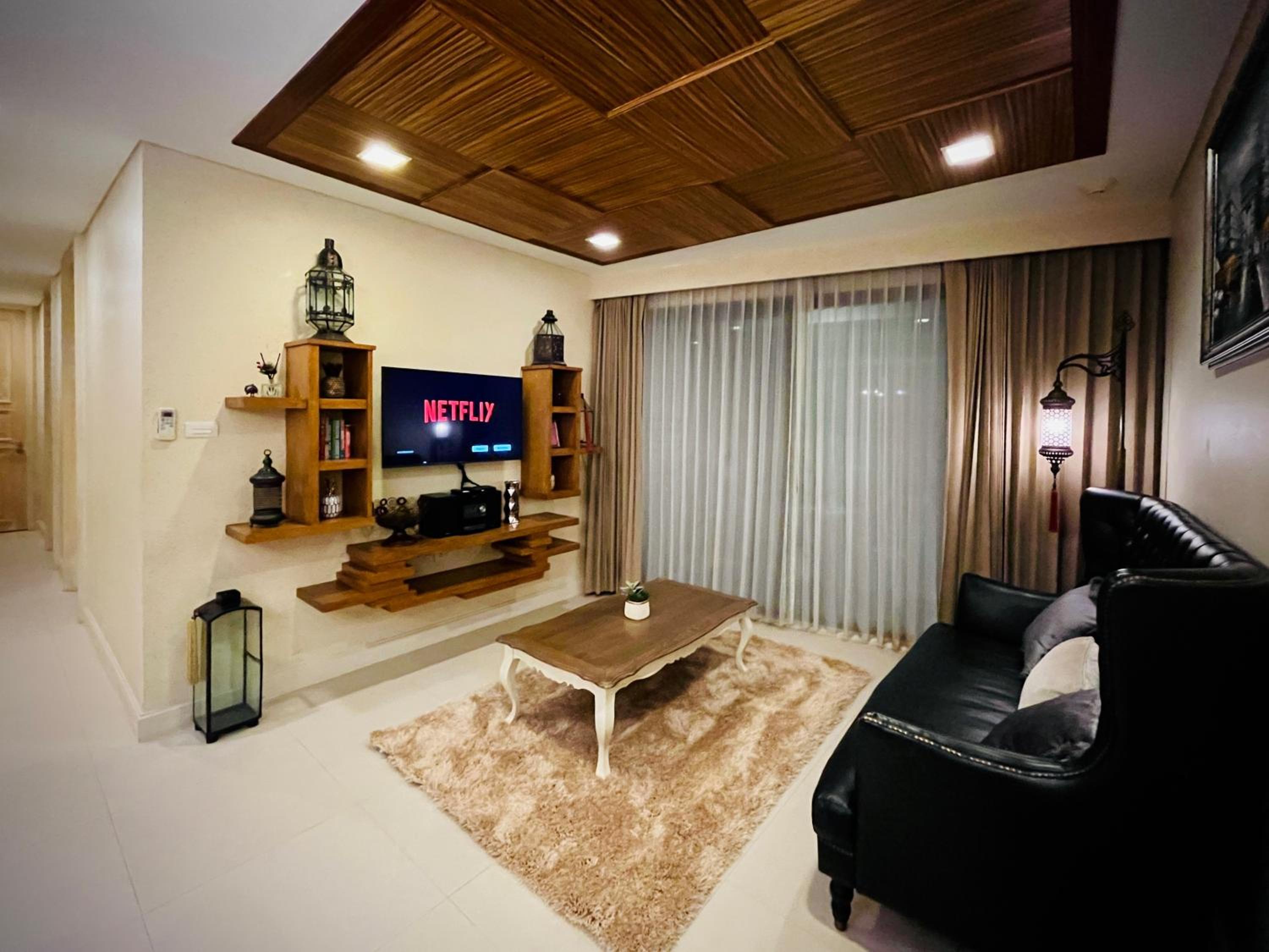 Three-Bedroom Apartment - Photo 21
