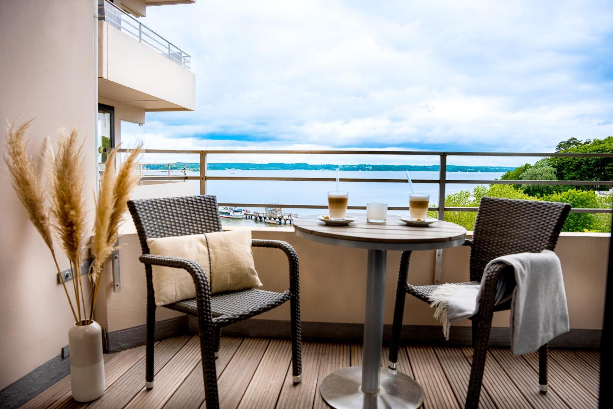 Double Room - Sea Side thumbnail 5