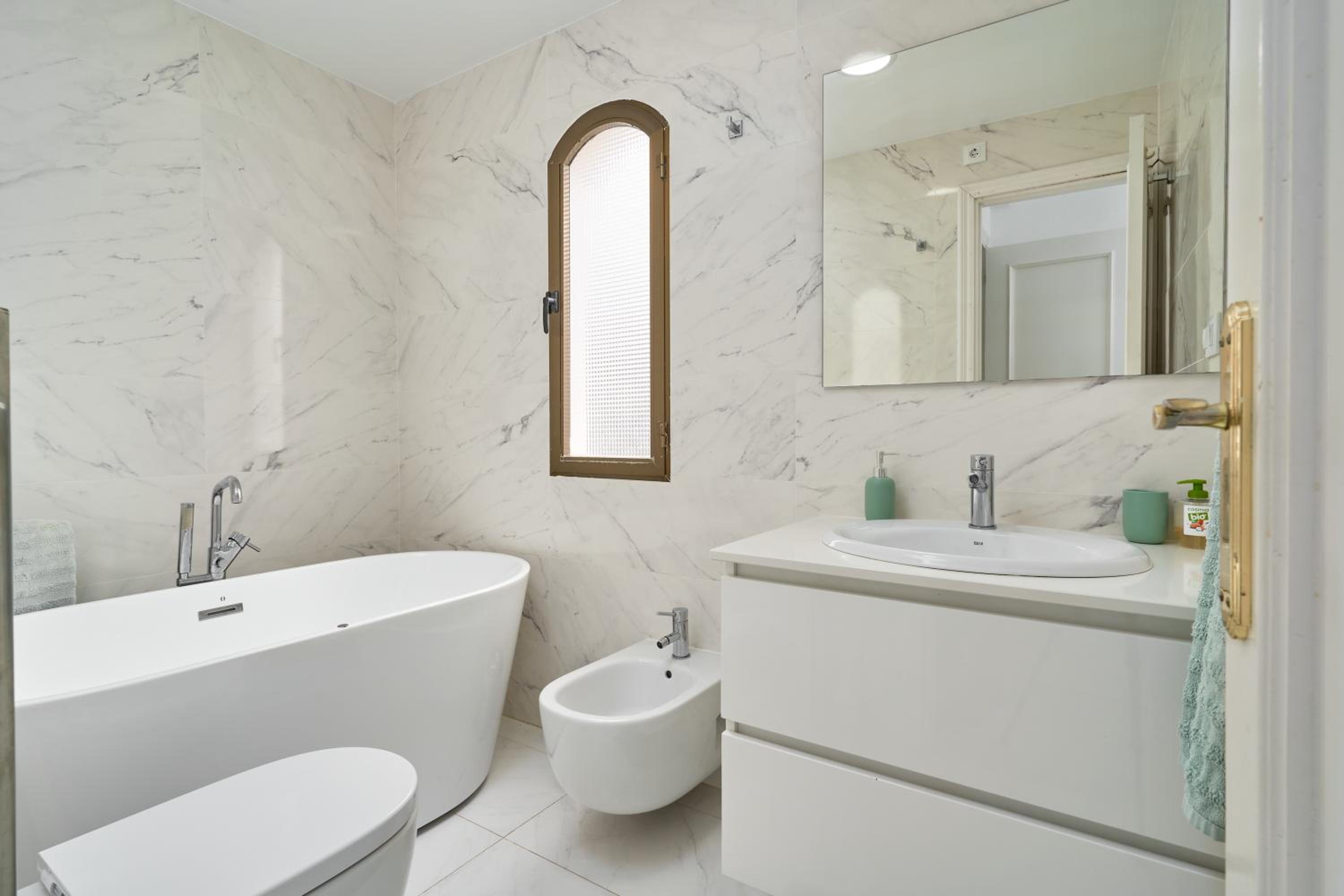 Two-Bedroom Deluxe Apartment with Ocean View photo 3