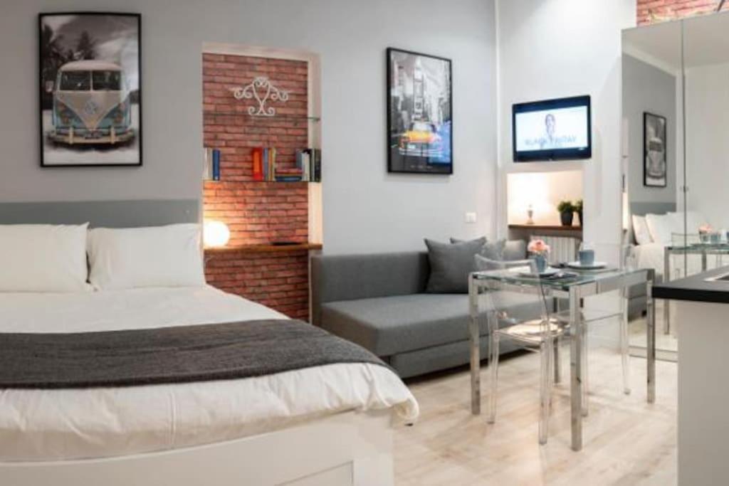 One-Bedroom Apartment
