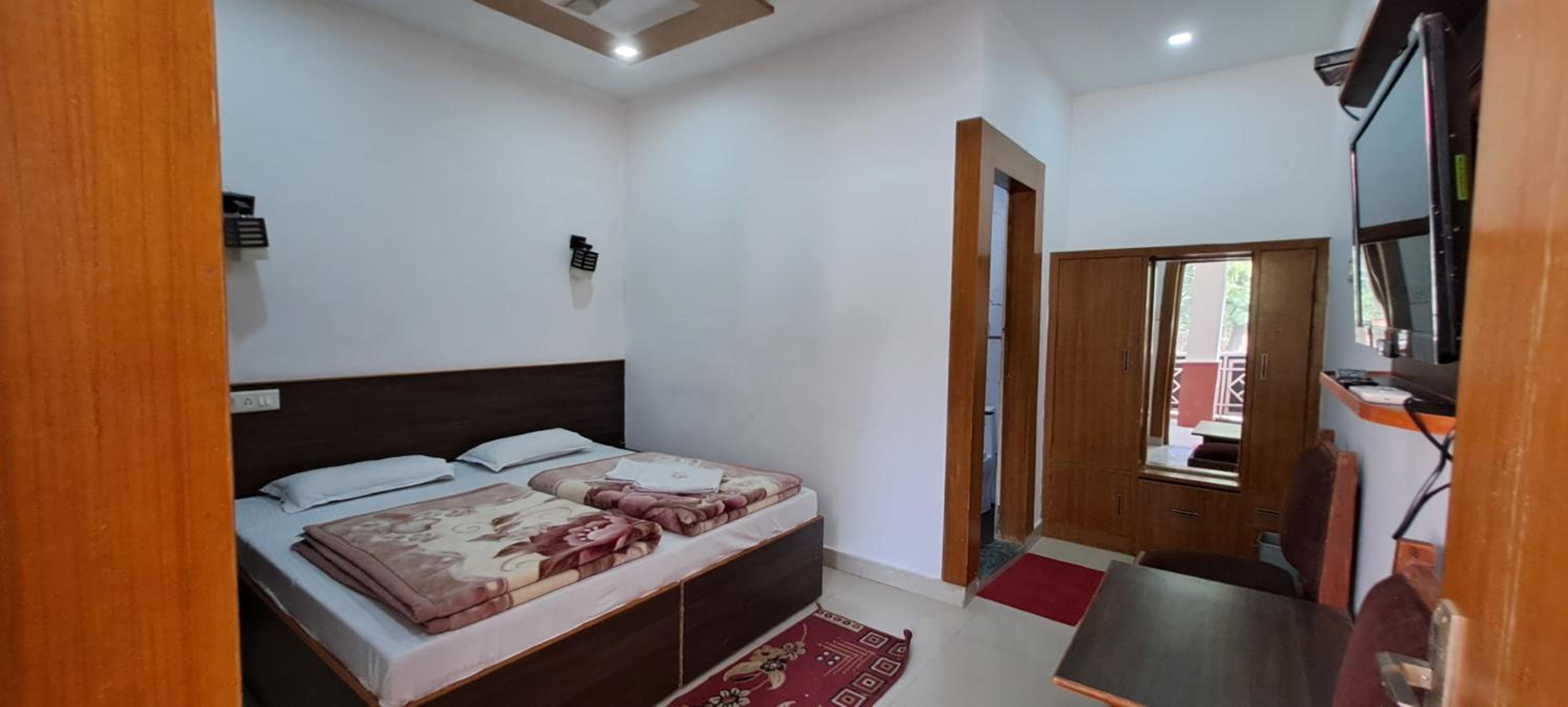 Deluxe Double Room - Photo 9