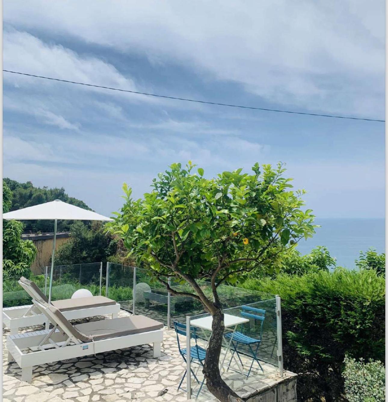 One-Bedroom Apartment with Sea View and Terrace photo 3