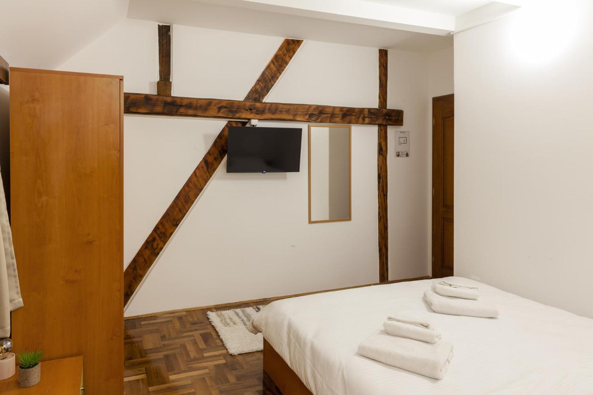 Economy Double Room photo 3
