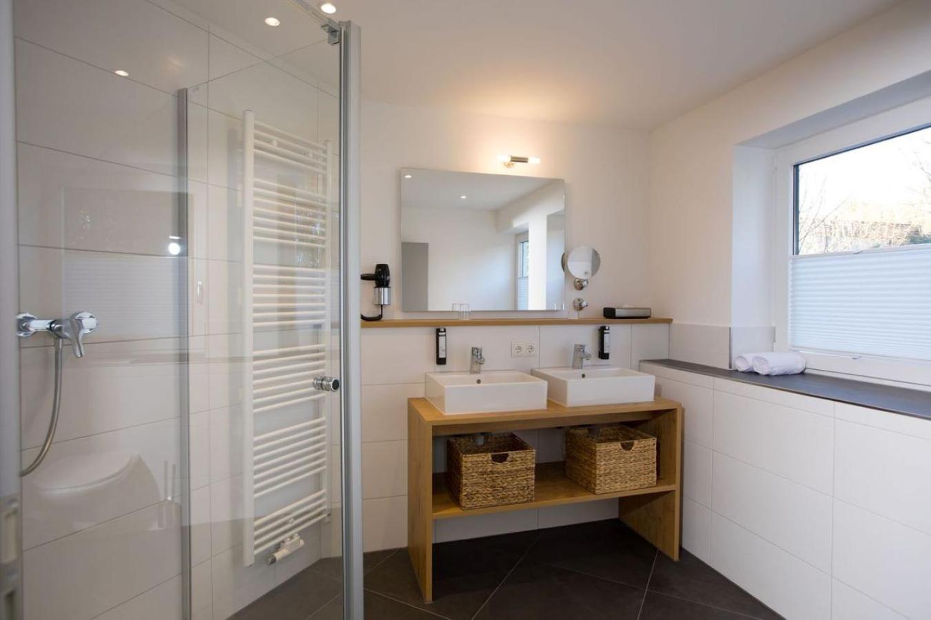 One-Bedroom Apartment - Photo 2