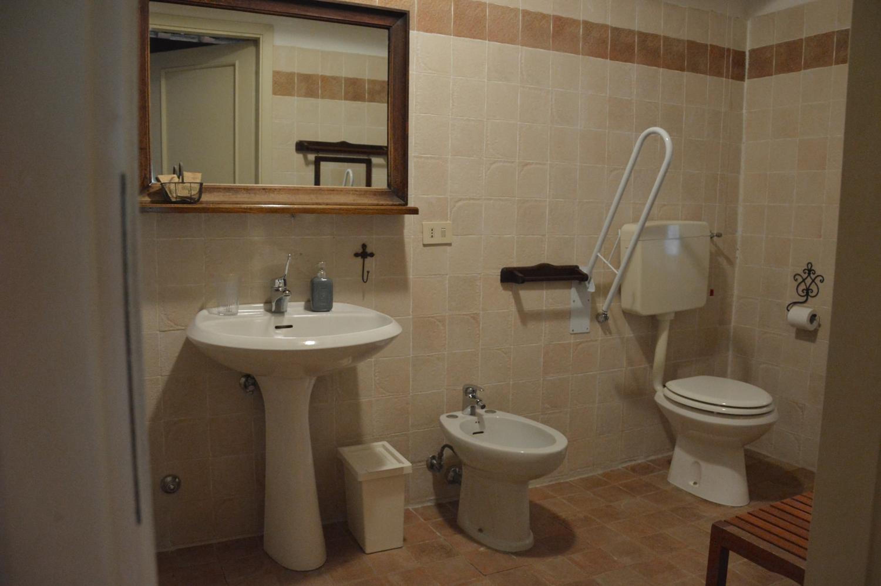 Triple Room with Private Bathroom photo 3