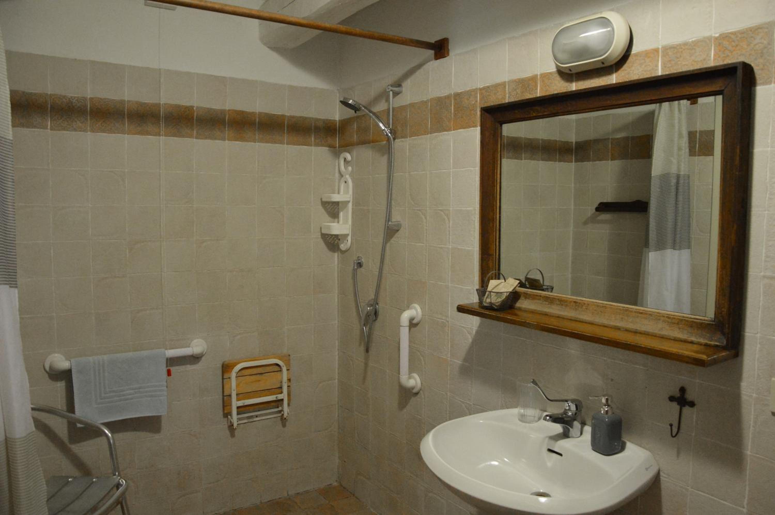 Triple Room with Private Bathroom photo 2