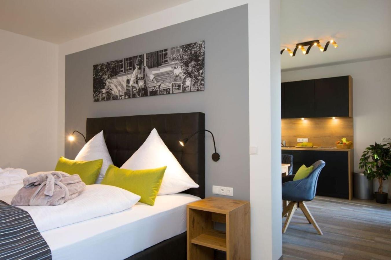 One-Bedroom Apartment - Photo 1