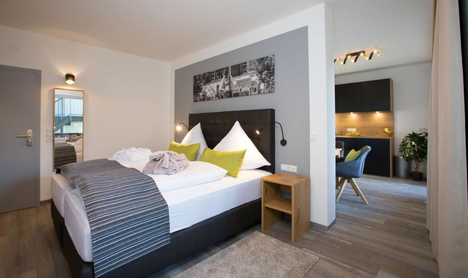 One-Bedroom Apartment - Photo 3
