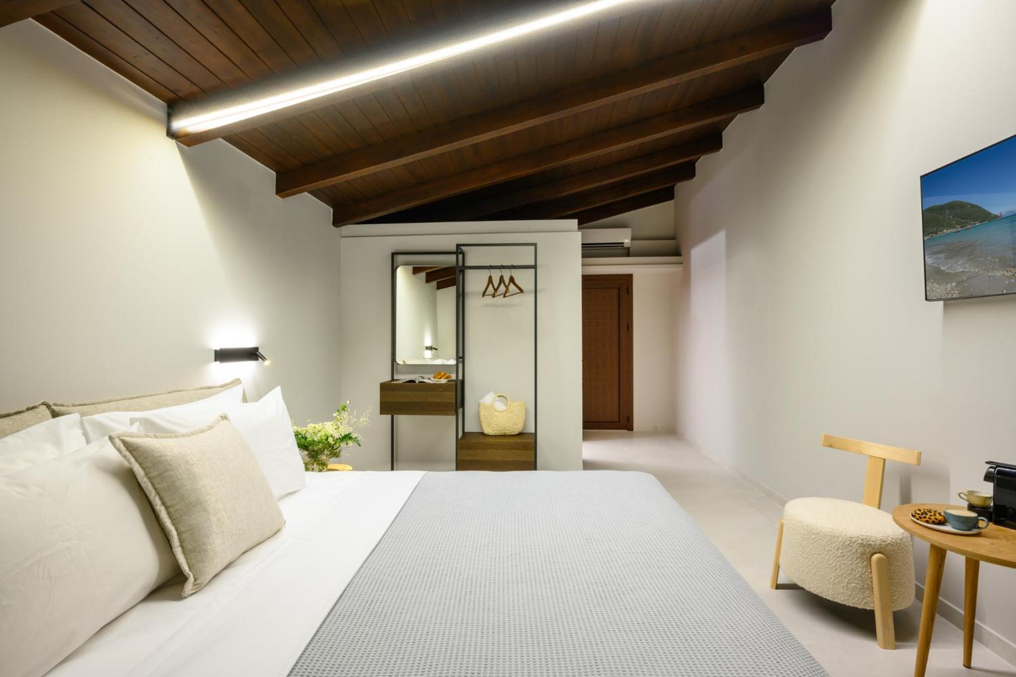 Superior Double Room With Balcony & Sea View photo 3