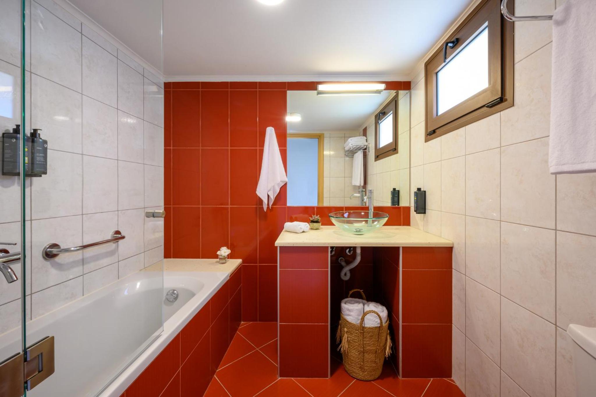 Superior Double Room With Balcony & Sea View photo 2
