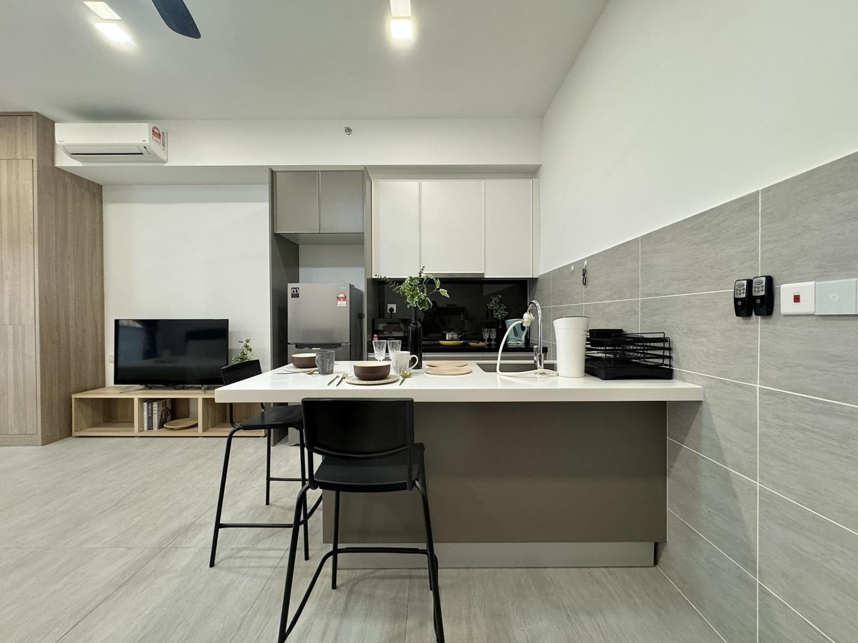 Studio Apartment - Photo 11