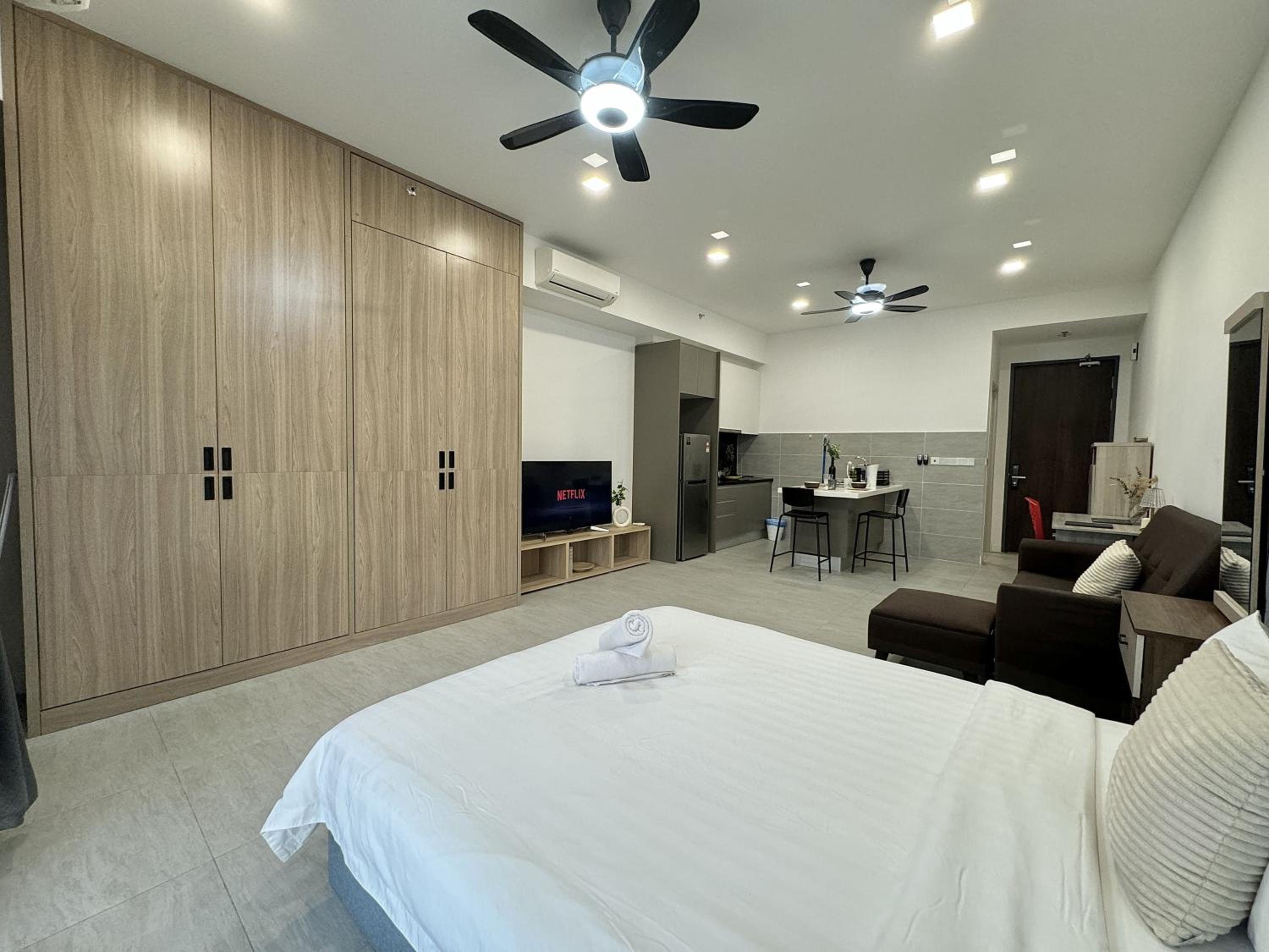 Studio Apartment - Photo 13