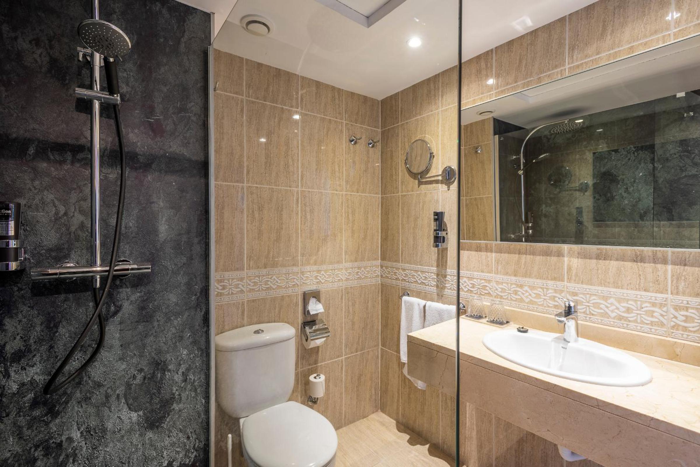 Comfort Triple Room