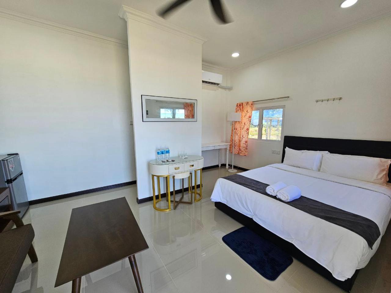One-Bedroom House photo 3